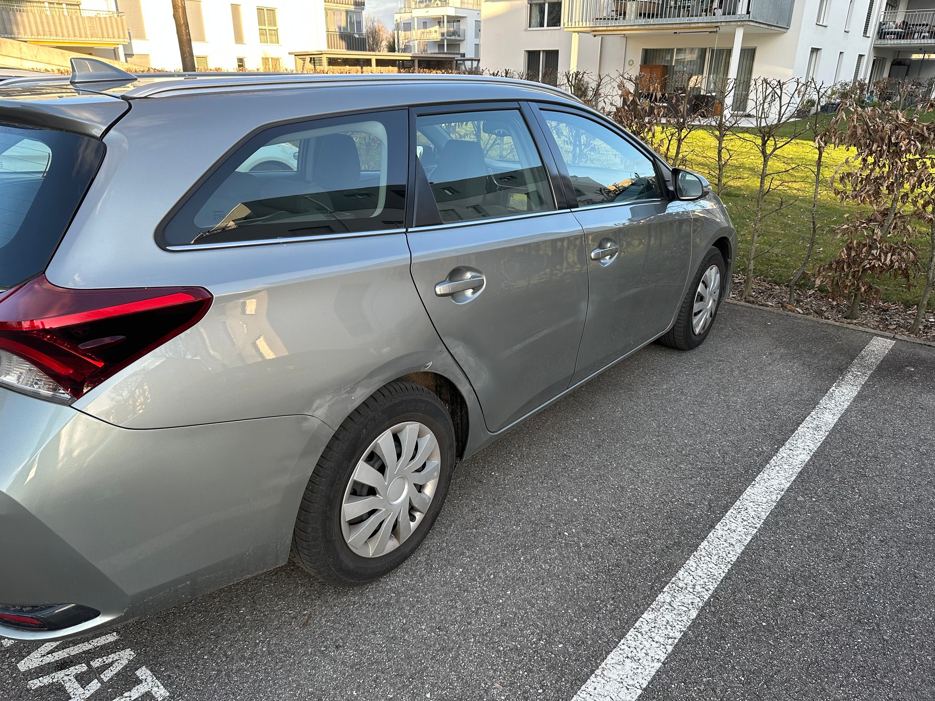 TOYOTA Auris Touring Sports 1.2 Turbo Sol-image-3