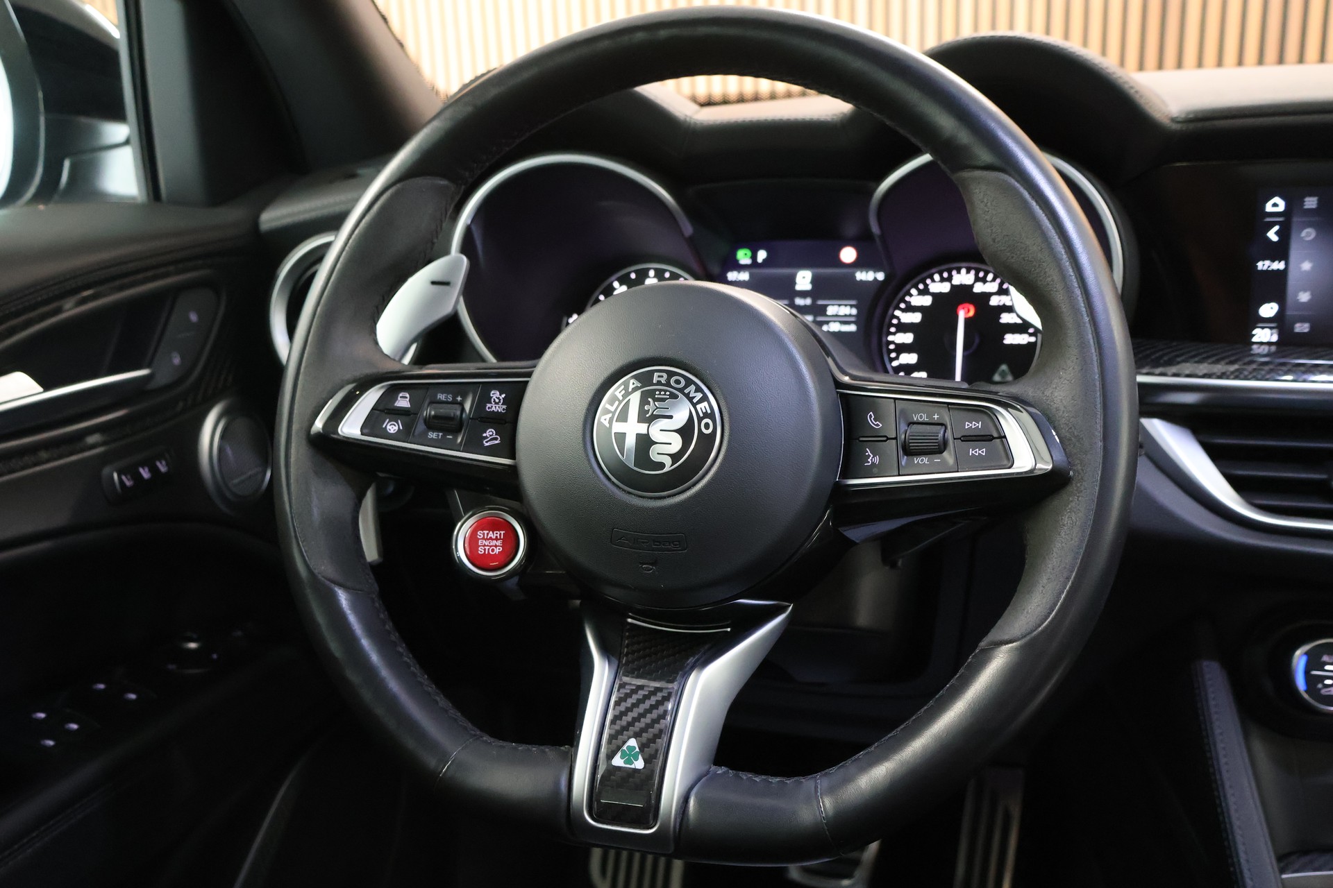 ALFA ROMEO Stelvio 2.9 V6 Quadrifoglio Pack Sky Q4 AT8-image-16