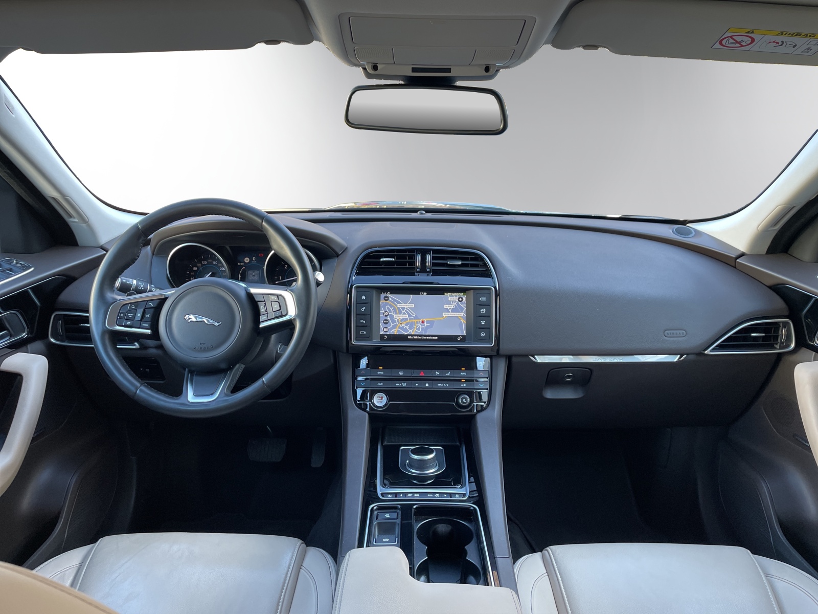 JAGUAR F-Pace 3.0 TD Portfolio AWD Automatik-image-14