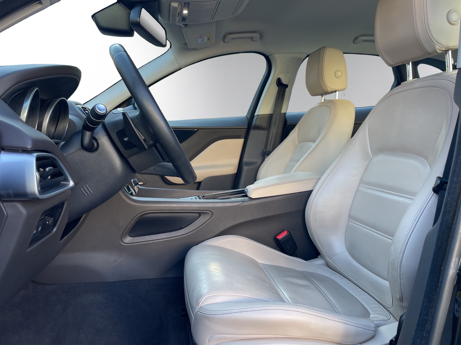 JAGUAR F-Pace 3.0 TD Portfolio AWD Automatik-image-9