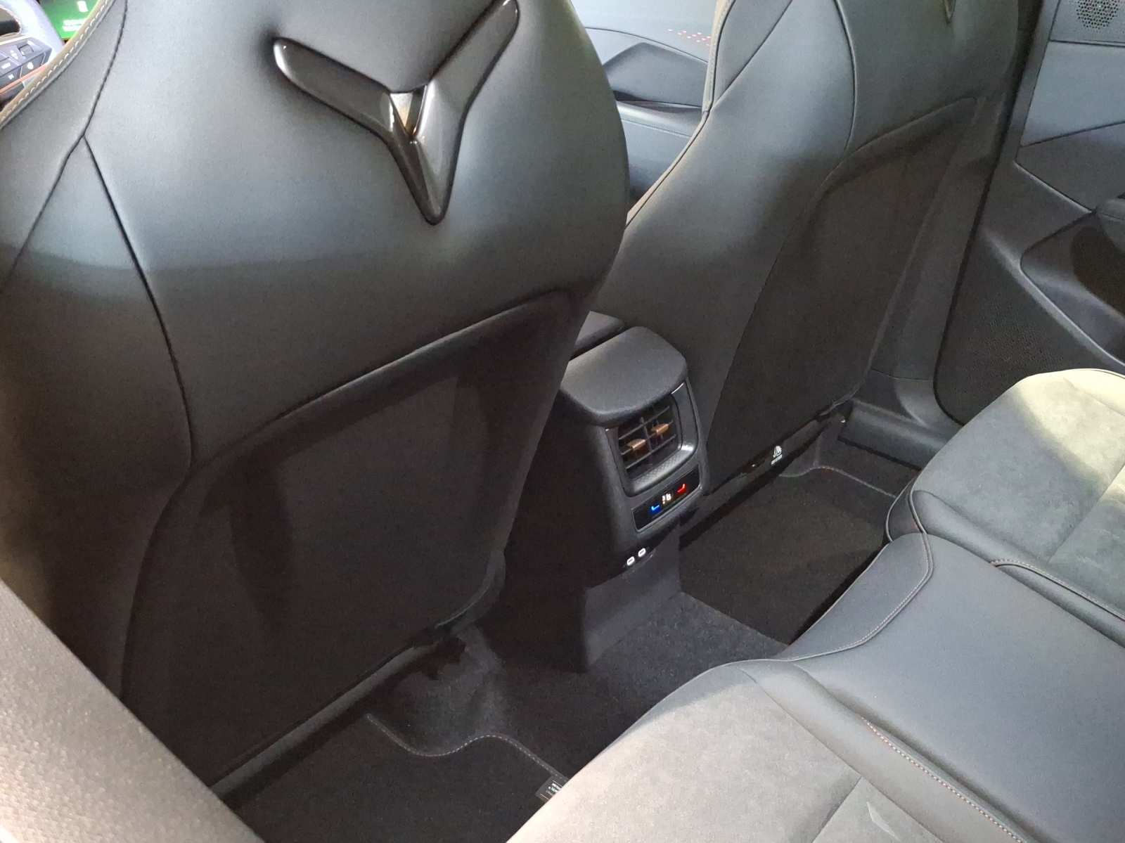 CUPRA Terramar 2.0 TSI DSG 4Drive VZ-image-11