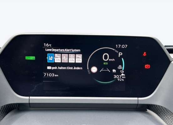 TOYOTA bZ4X Premium 71,4 kWh 4WD-image-9