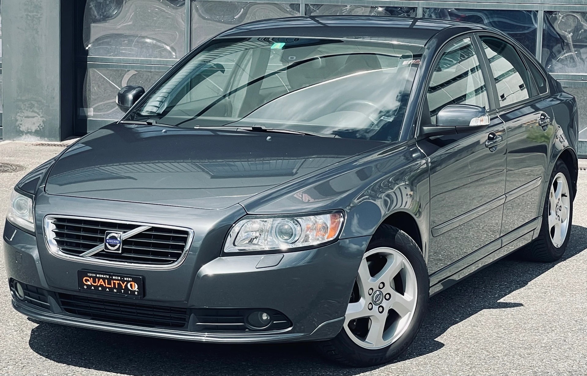 VOLVO S40 2.0D Summum Powershift-image-1
