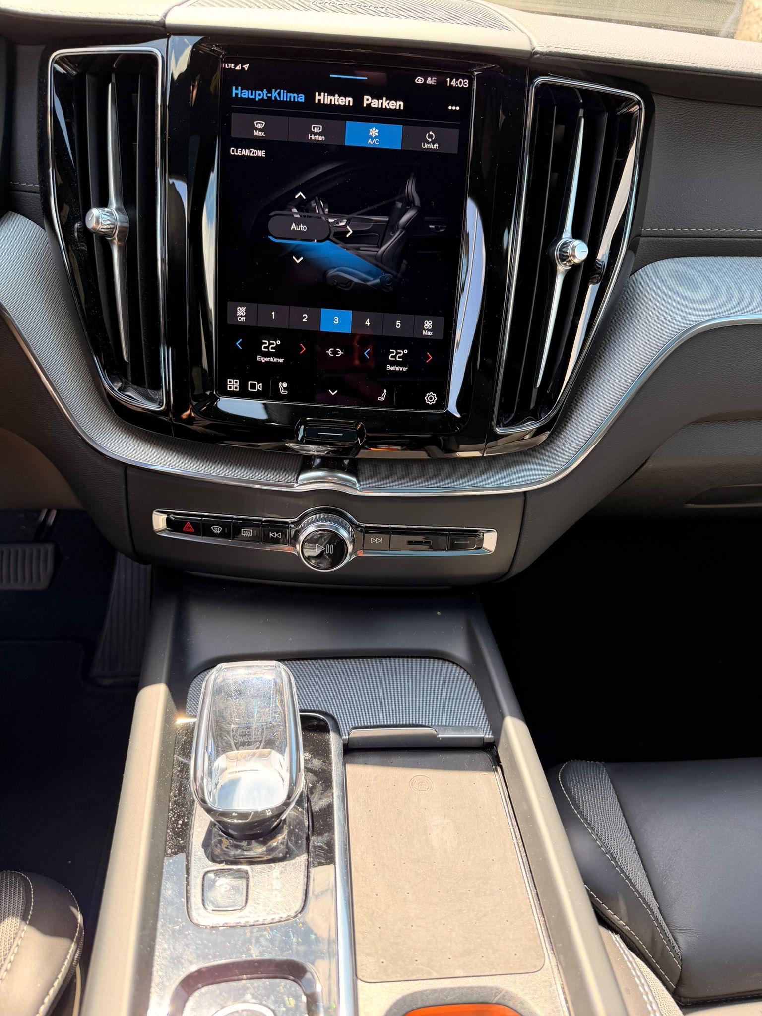 VOLVO XC60-image-6