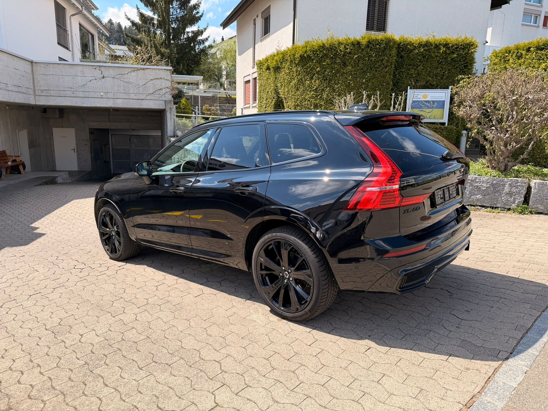 VOLVO XC60-showroom-element-2