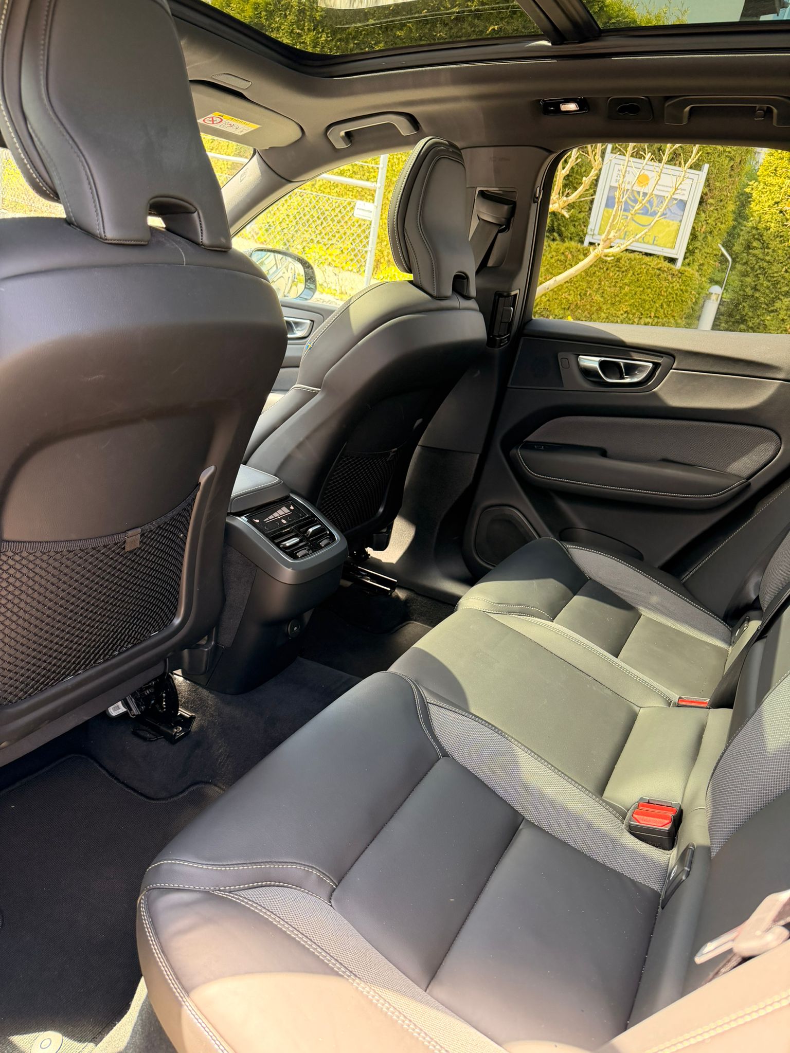 VOLVO XC60-image-7