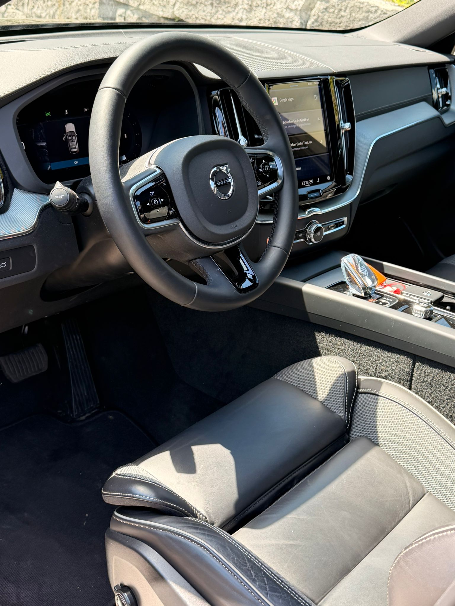 VOLVO XC60-image-4