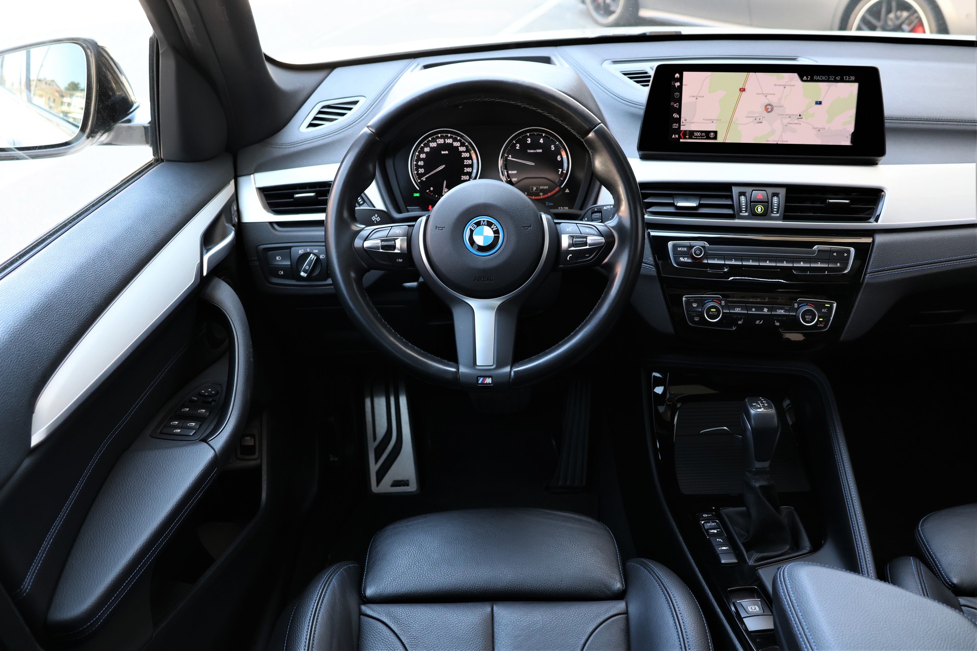 BMW X1 xDrive 25e M Sport Fleet Edition Steptronic (CH)-image-11