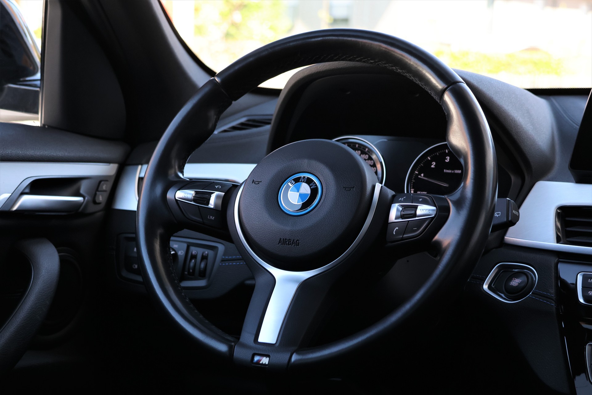 BMW X1 xDrive 25e M Sport Fleet Edition Steptronic (CH)-image-12