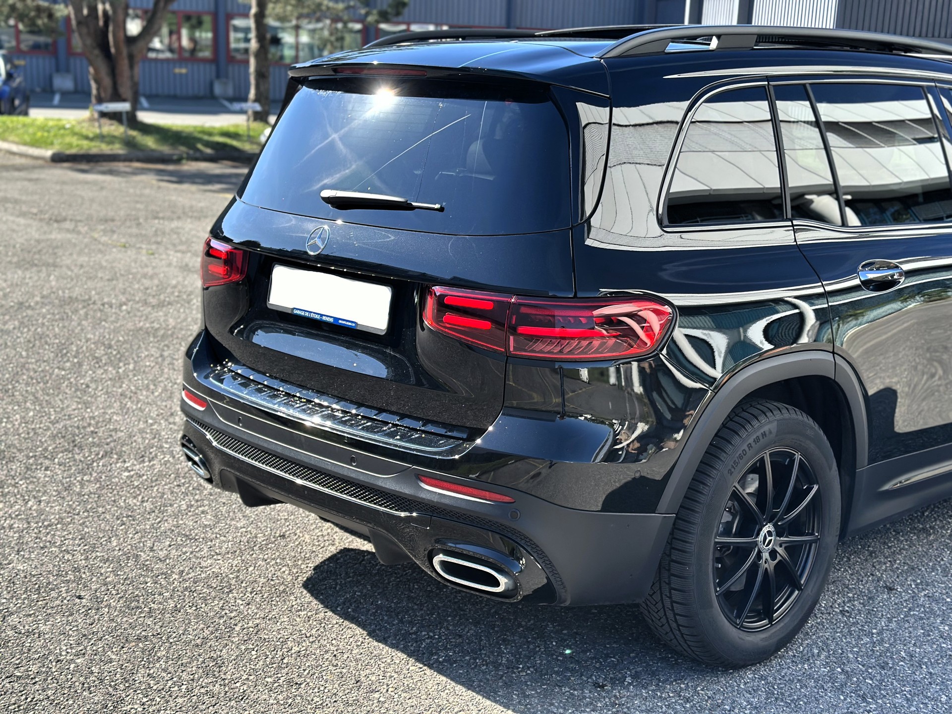 MERCEDES-BENZ GLB 250 4Matic AMG Line * 7 places *-image-4