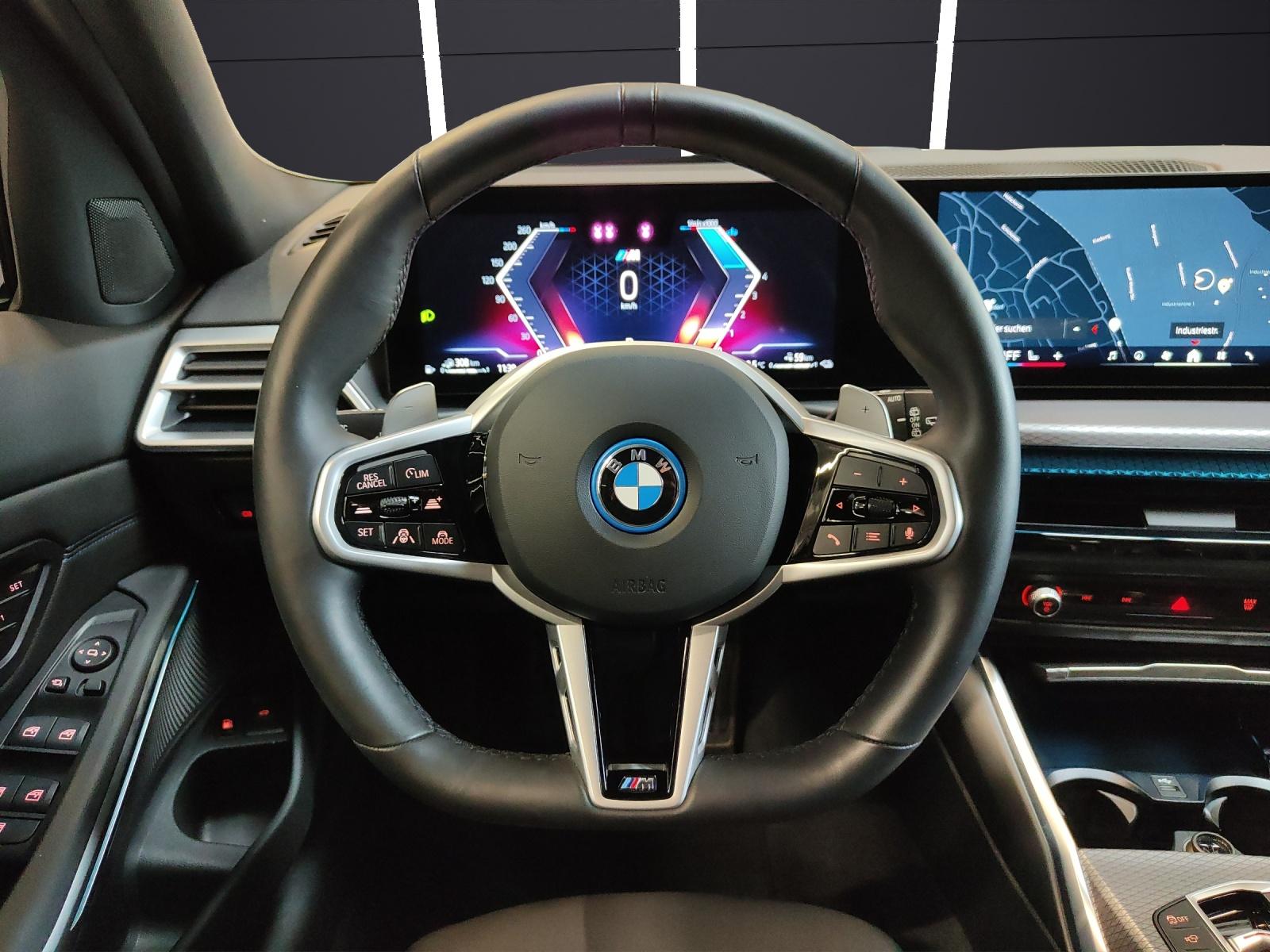 BMW 330e xDrive SAG Touring Attraktiven Leasingzinssatz ab 0.9 % bei Abschluss einer BMW Fahrzeugversicherung.-image-8