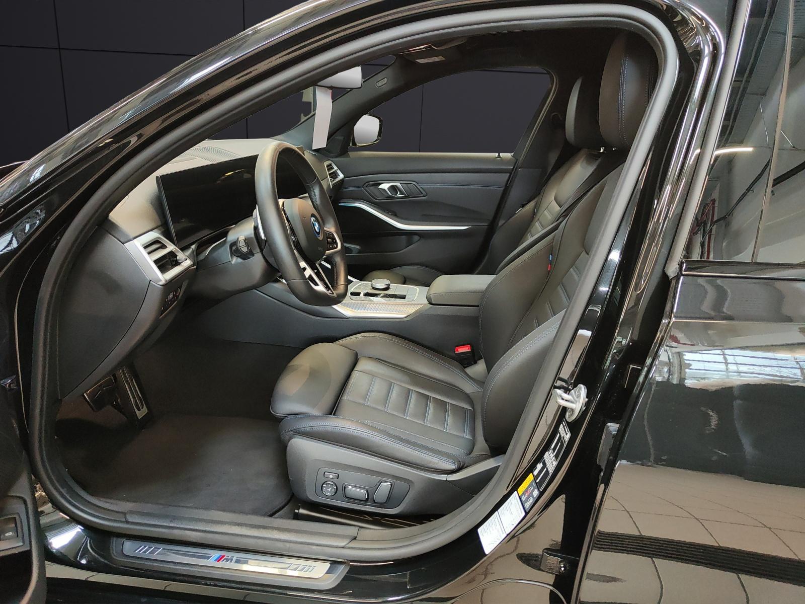 BMW 330e xDrive SAG Touring Attraktiven Leasingzinssatz ab 0.9 % bei Abschluss einer BMW Fahrzeugversicherung.-image-1