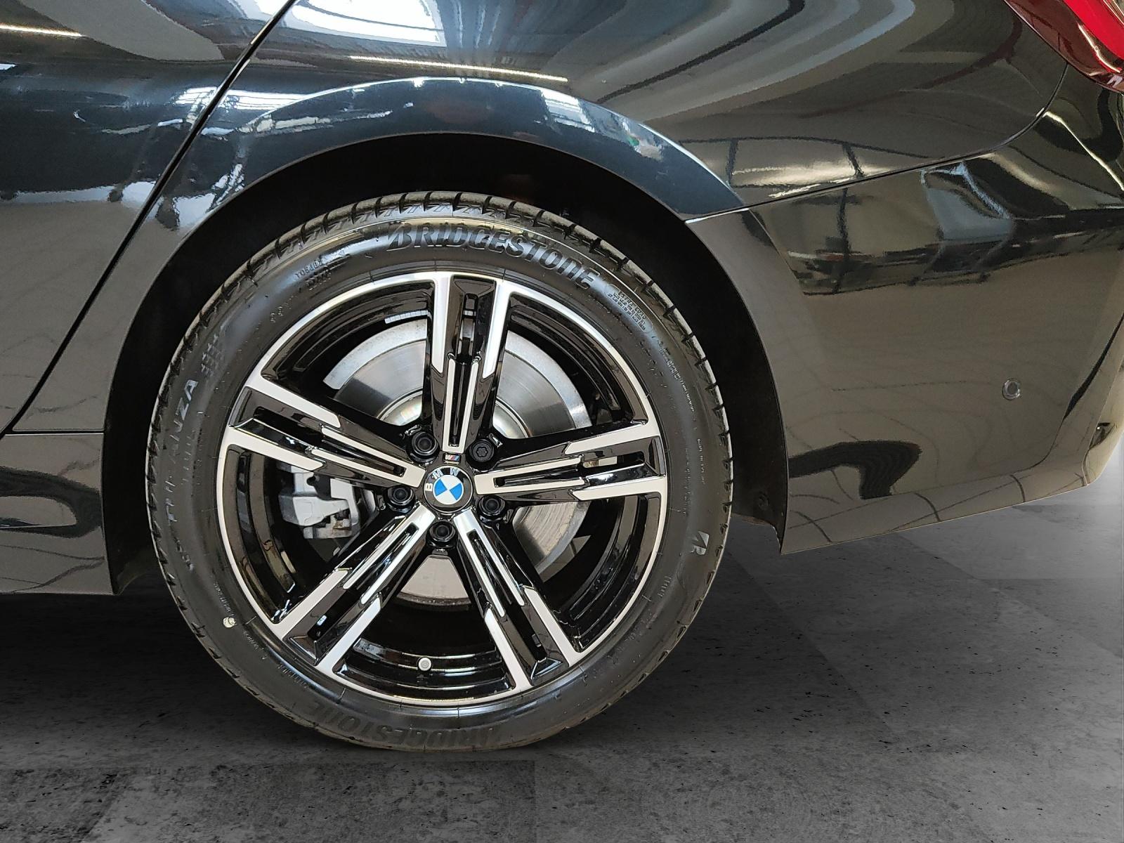 BMW 330e xDrive SAG Touring-image-6