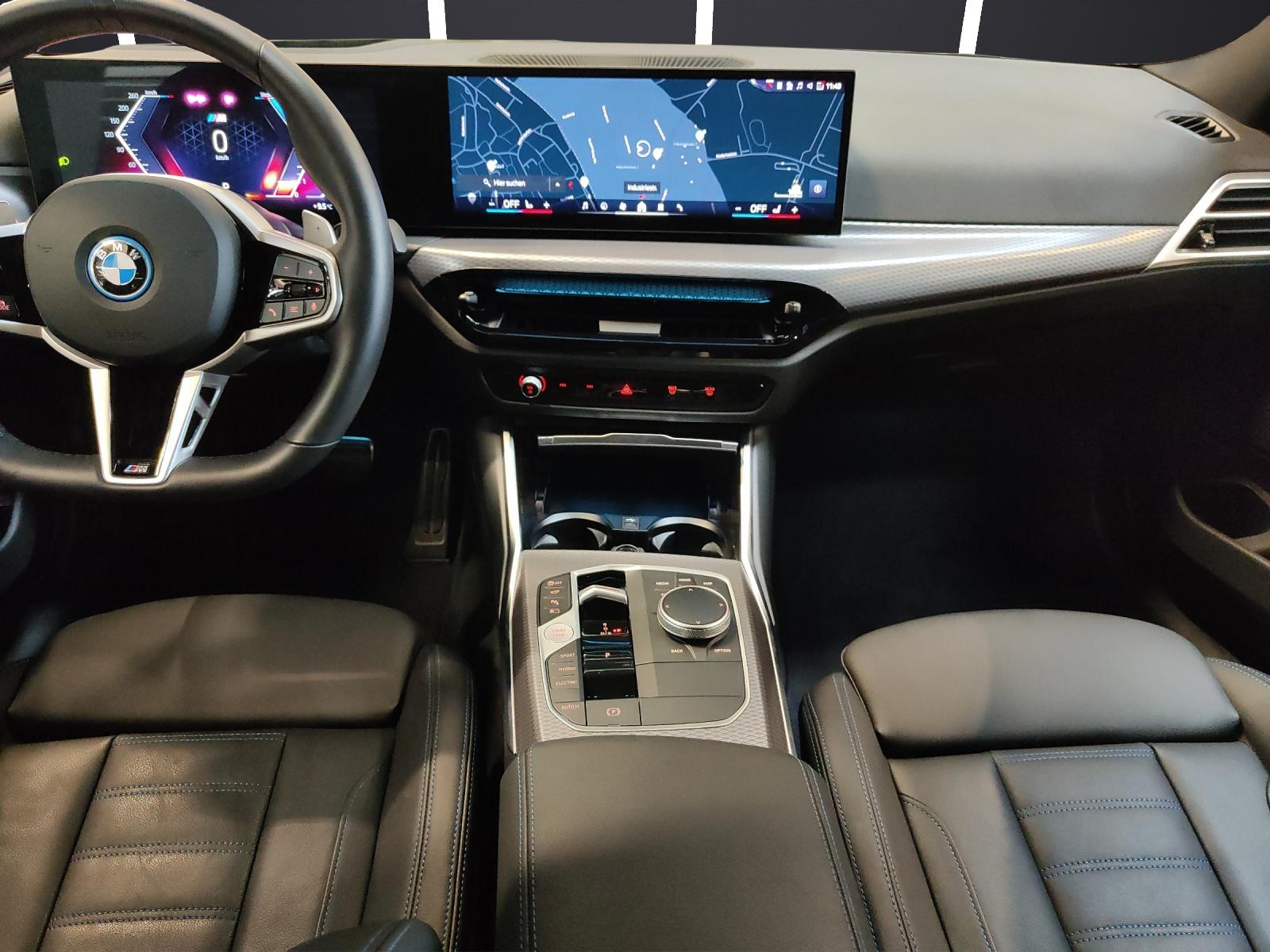 BMW 330e xDrive SAG Touring-image-15