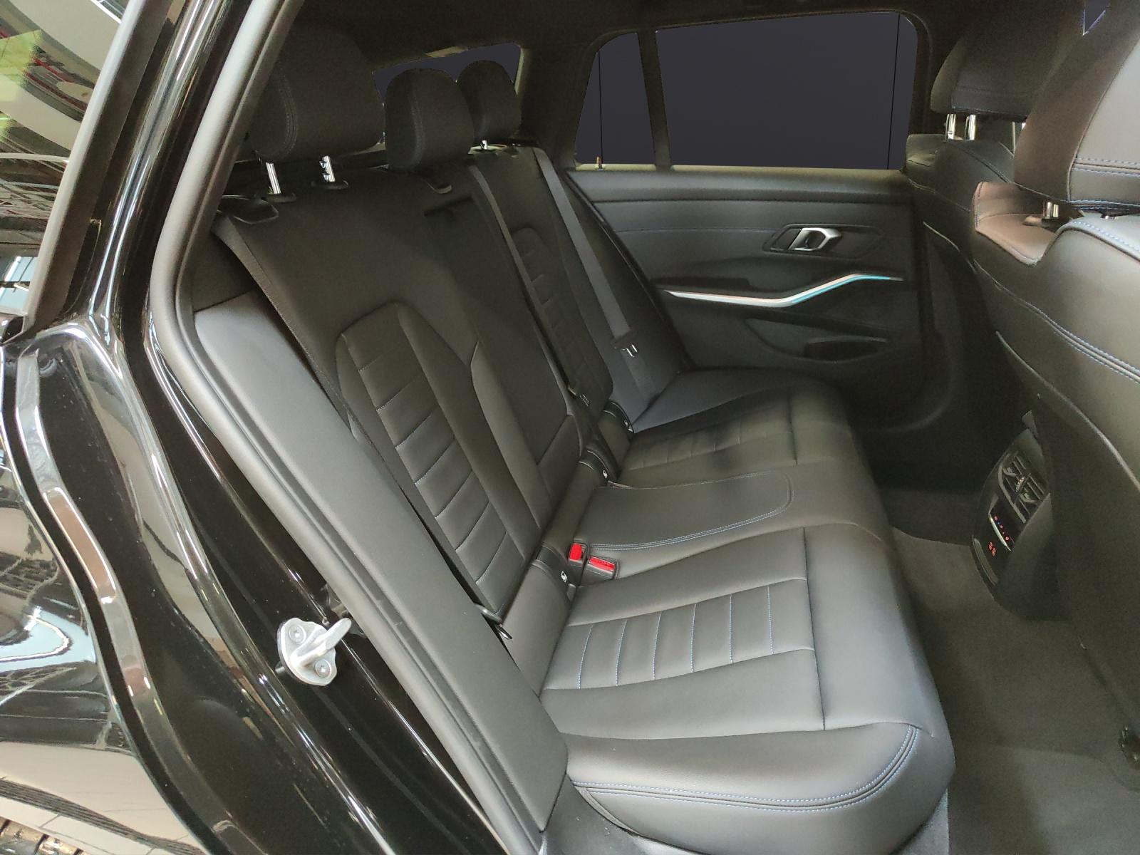 BMW 330e xDrive SAG Touring Attraktiven Leasingzinssatz ab 0.9 % bei Abschluss einer BMW Fahrzeugversicherung.-image-16