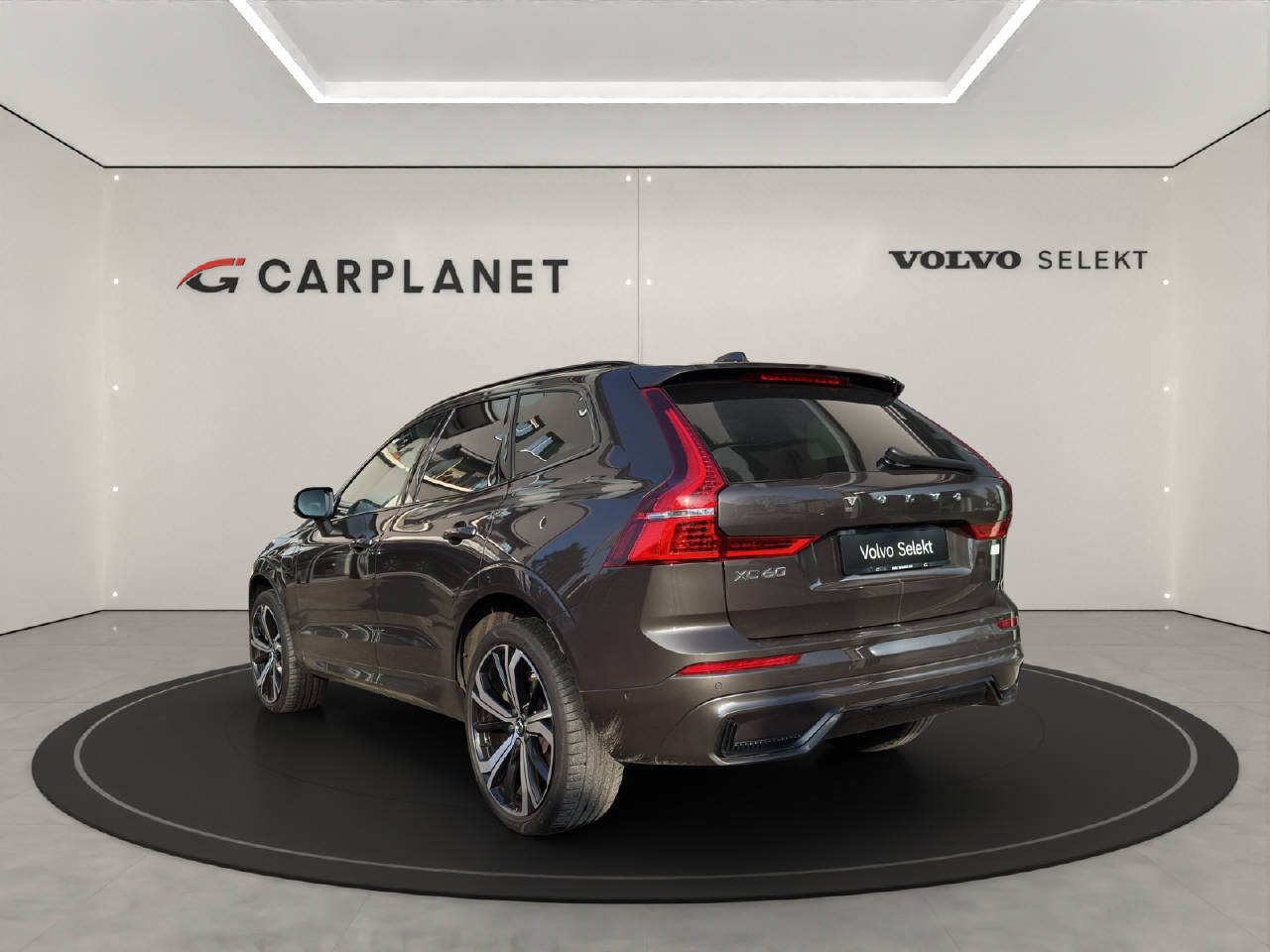 VOLVO XC60 2.0 T8 TE R-Design eAWD-showroom-element-3