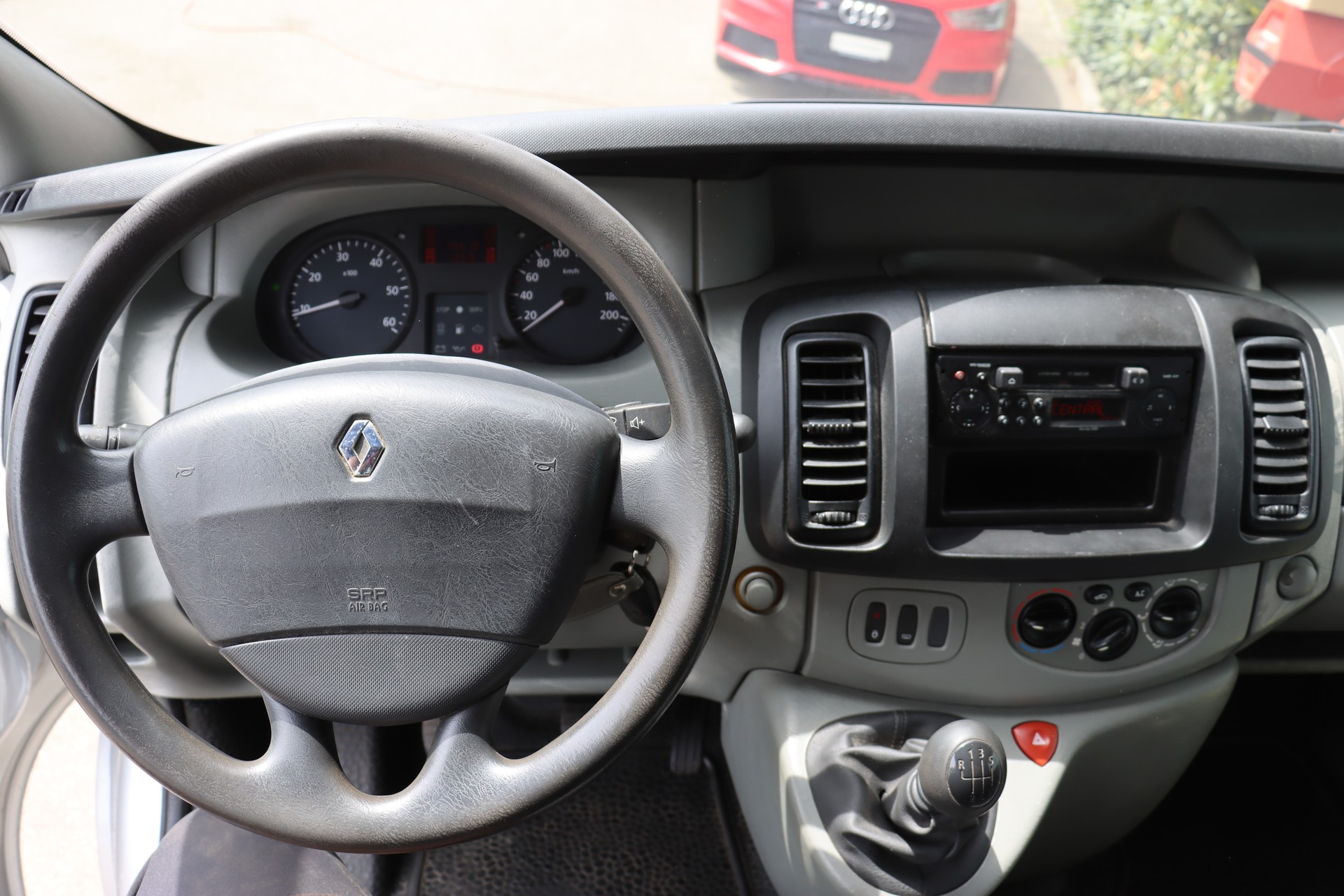 RENAULT Trafic 2.0 16V 2.7t-image-12