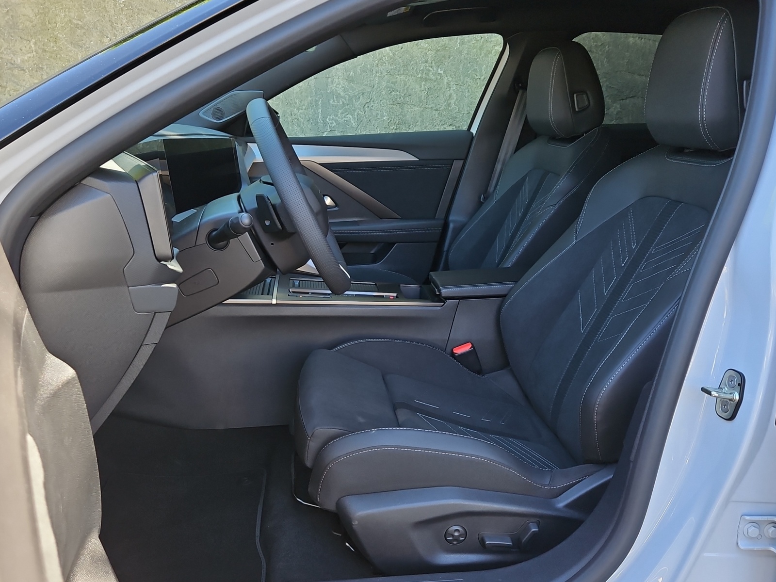 OPEL Astra-e Sports Tourer Ultimate-image-6