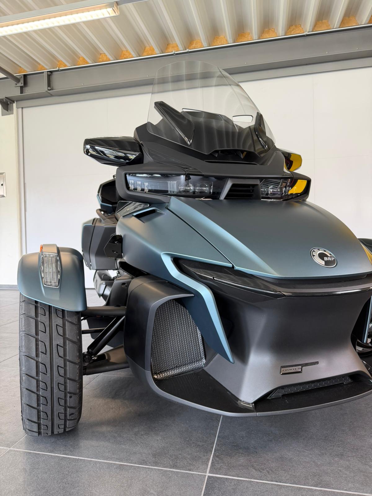 CAN-AM Spyder RT LTD-image-15