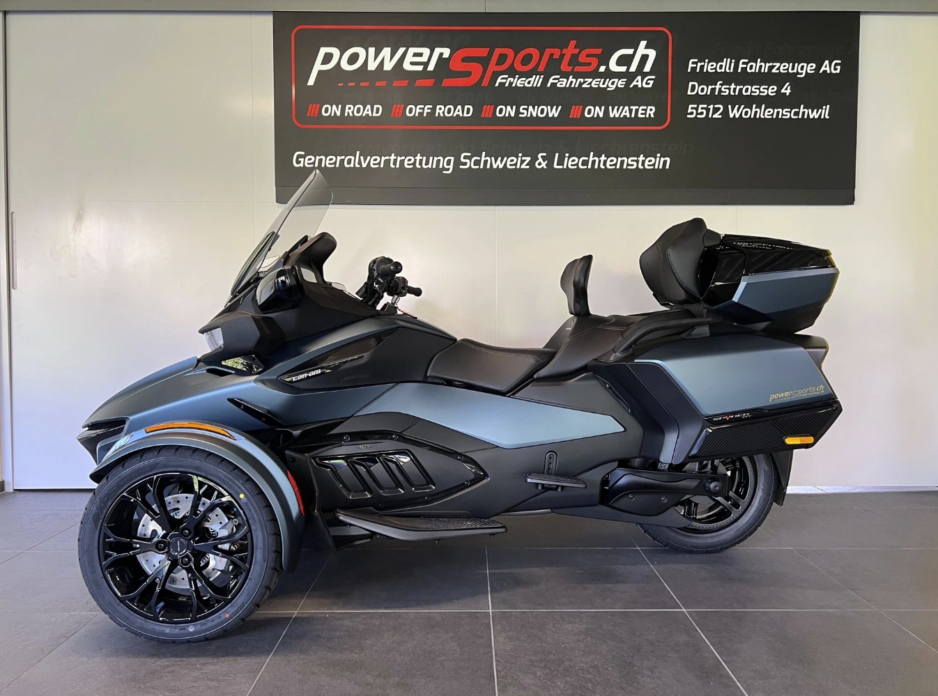 CAN-AM Spyder RT LTD-showroom-element-3