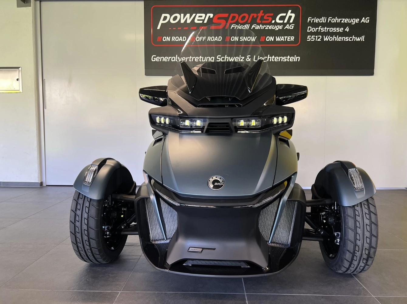 CAN-AM Spyder RT LTD-showroom-element-1
