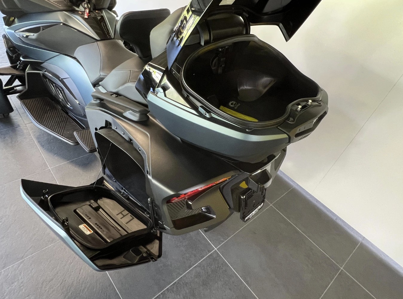 CAN-AM Spyder RT LTD-image-7