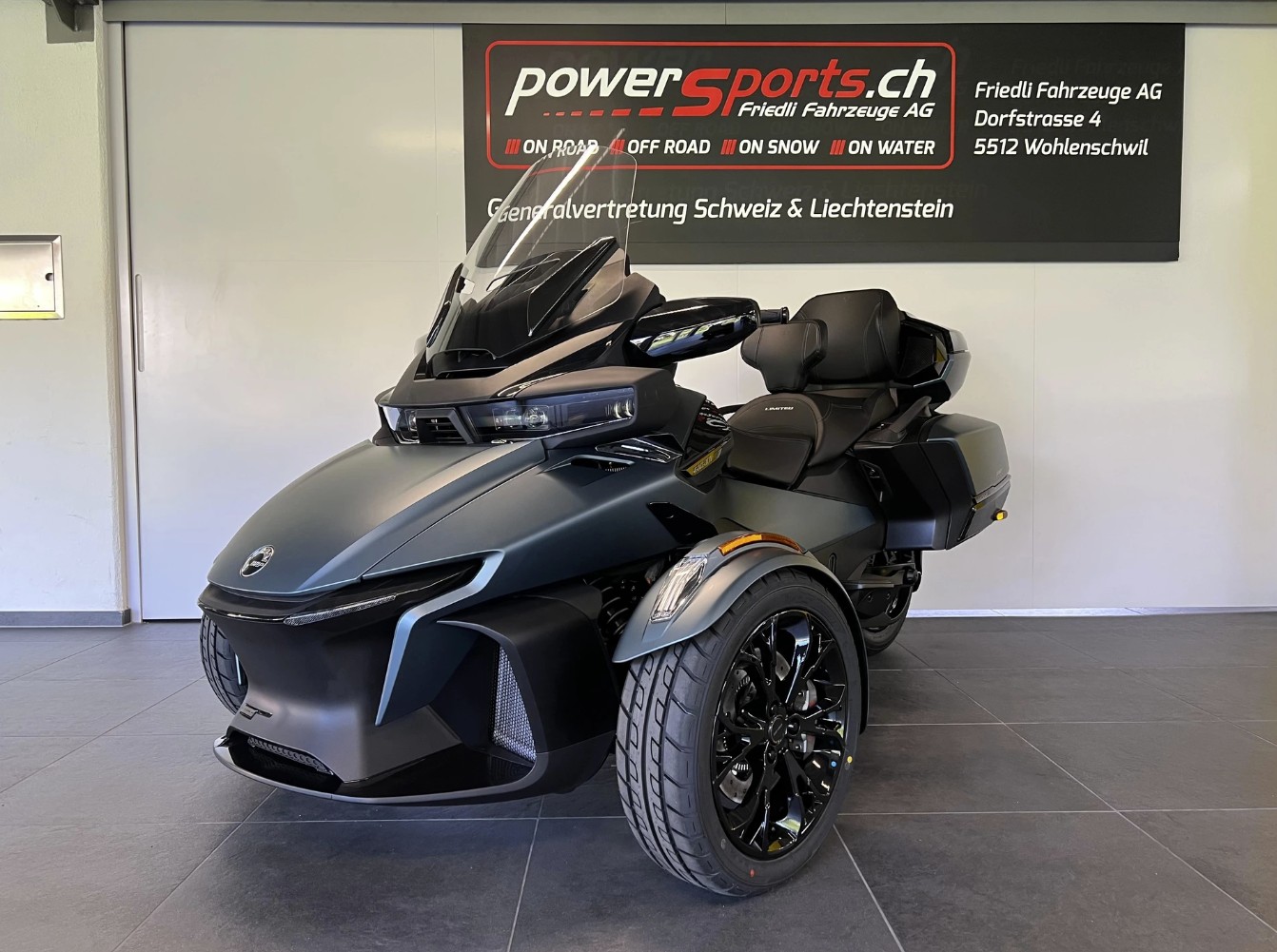 CAN-AM Spyder RT LTD-showroom-element-2