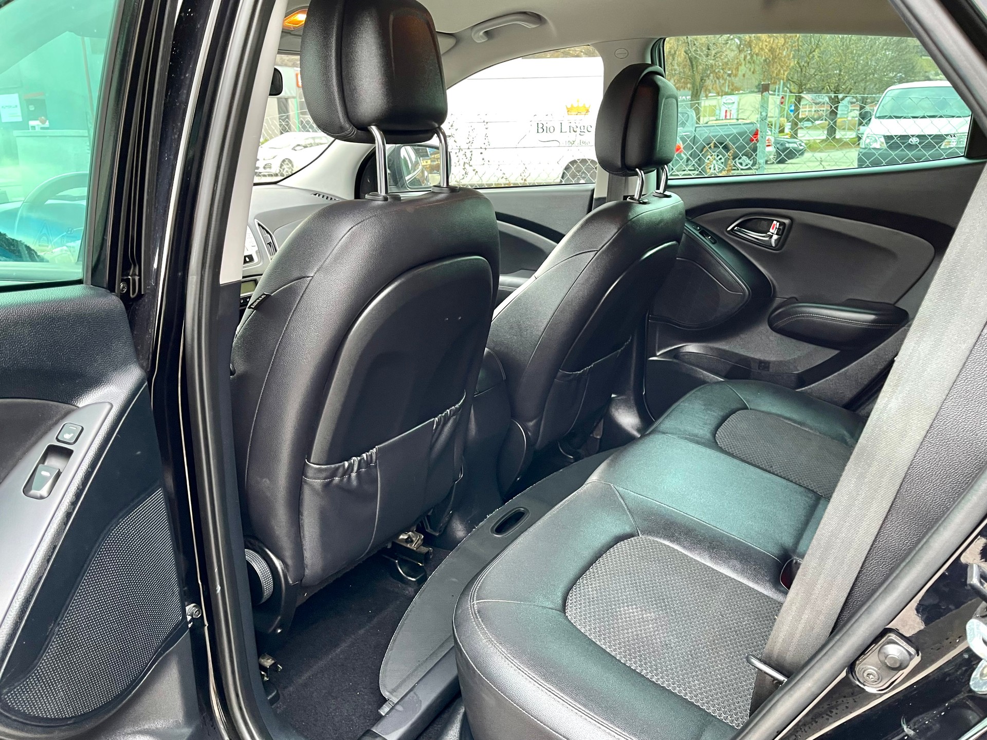 HYUNDAI iX 35 2.0 Premium 4WD-image-12