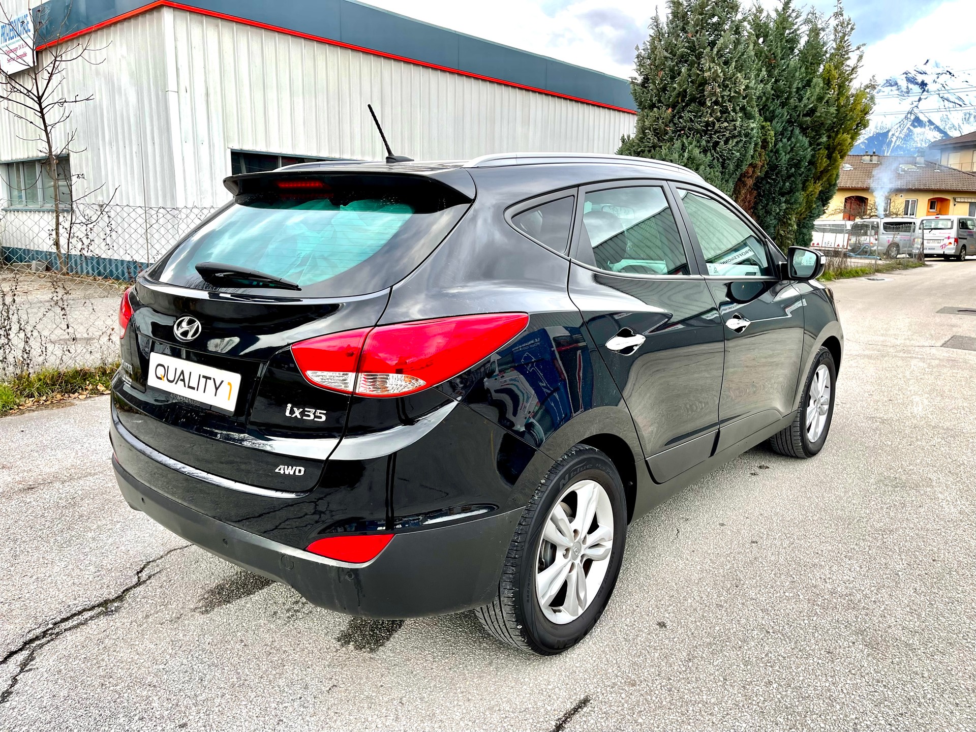 HYUNDAI iX 35 2.0 Premium 4WD-image-4