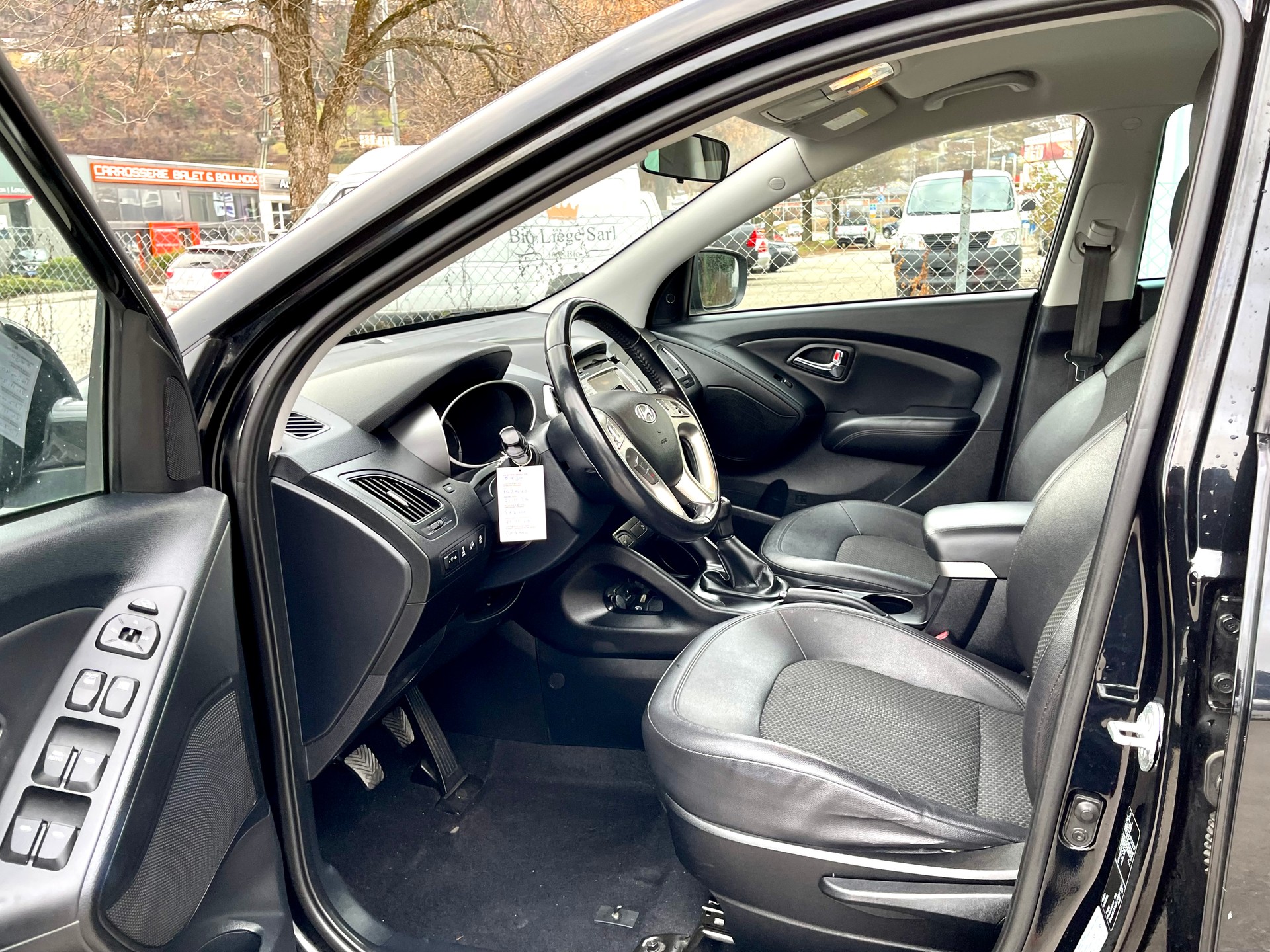 HYUNDAI iX 35 2.0 Premium 4WD-image-14