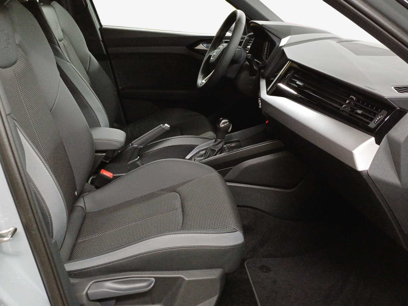 AUDI A1 Sportback 30 TFSI S Line S-tronic-image-13