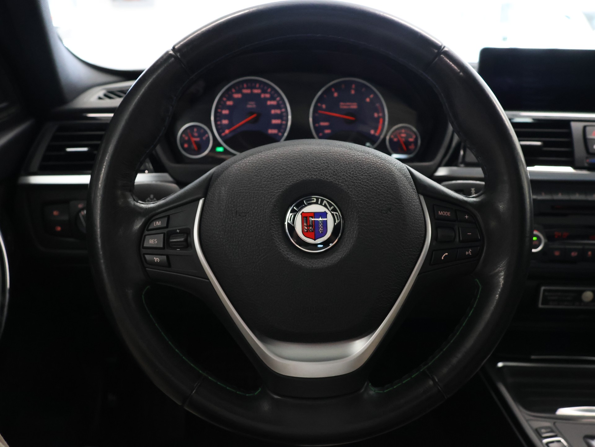 BMW-ALPINA D3 BiTurbo Touring 3.0d Switch-Tronic *Alpinaweiss*Harman&Kardon*-image-19