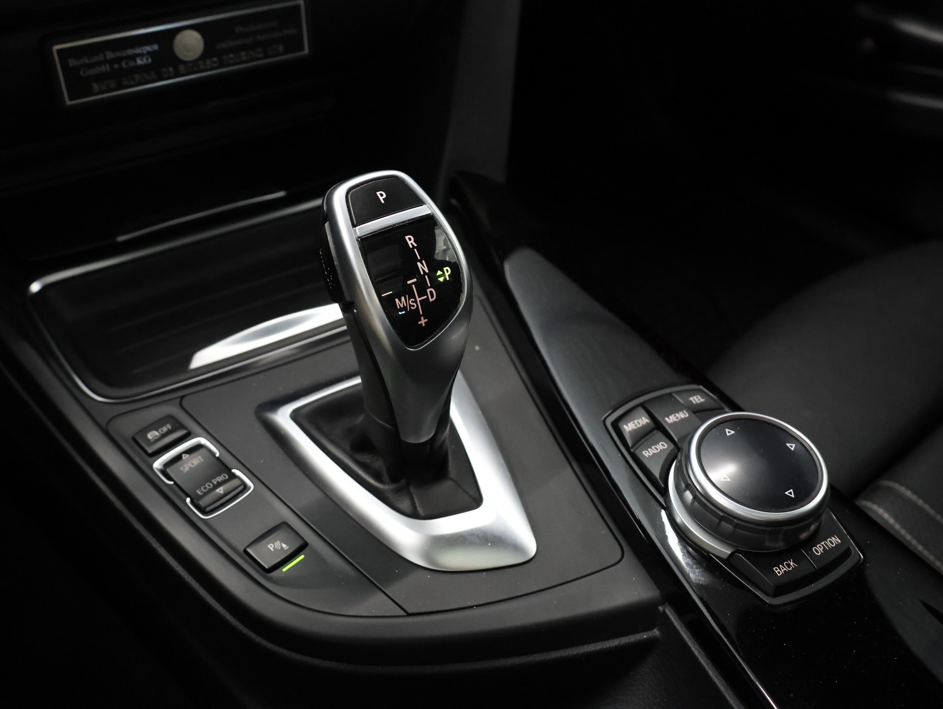 BMW-ALPINA D3 BiTurbo Touring 3.0d Switch-Tronic *Alpinaweiss*Harman&Kardon*-image-29