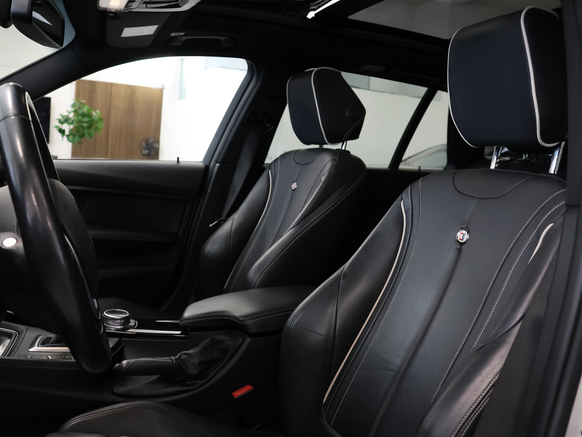 BMW-ALPINA D3 BiTurbo Touring 3.0d Switch-Tronic *Alpinaweiss*Harman&Kardon*-image-23