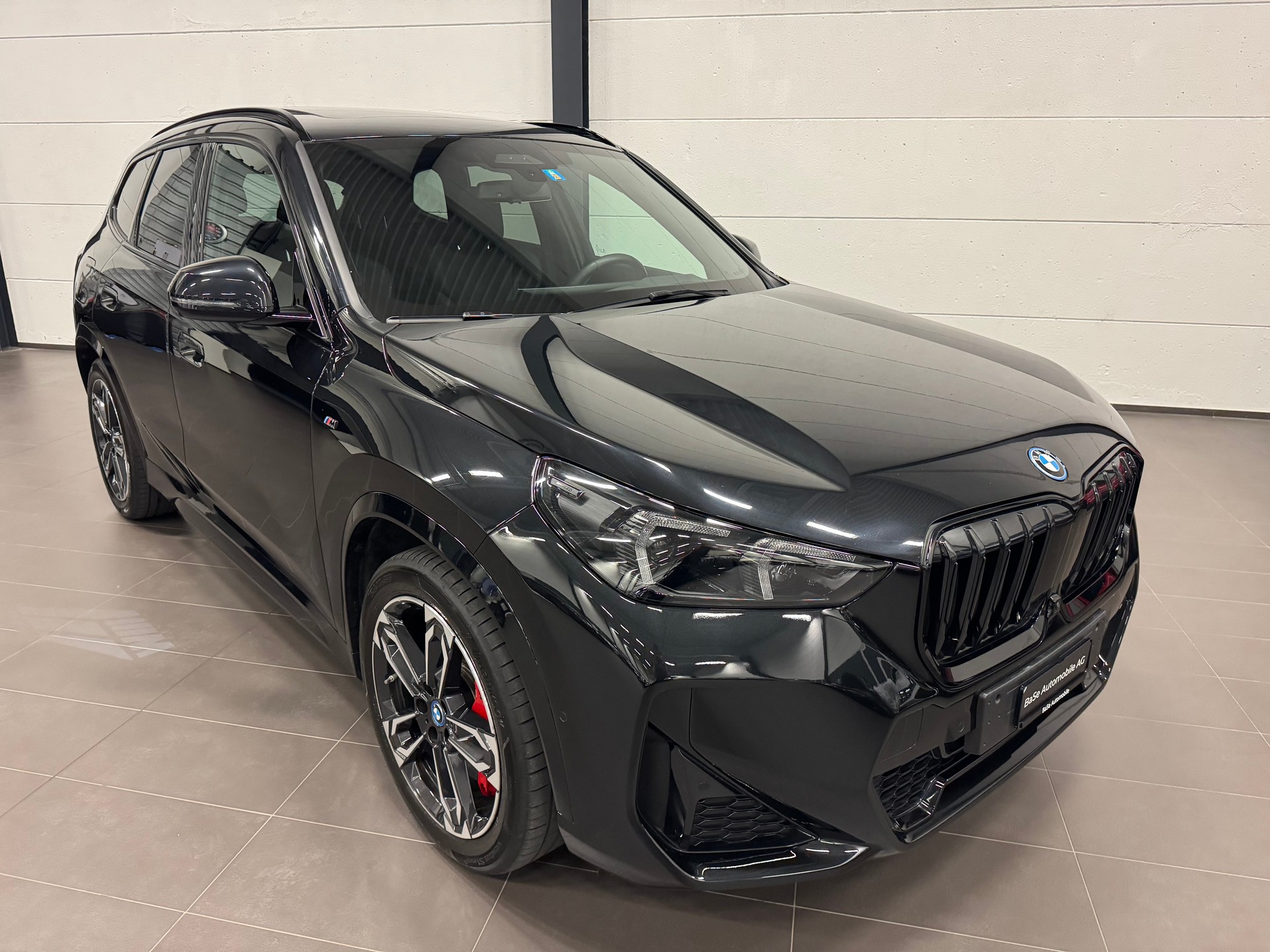 BMW X1 xDrive 25e M Sport Pro-showroom-element-1