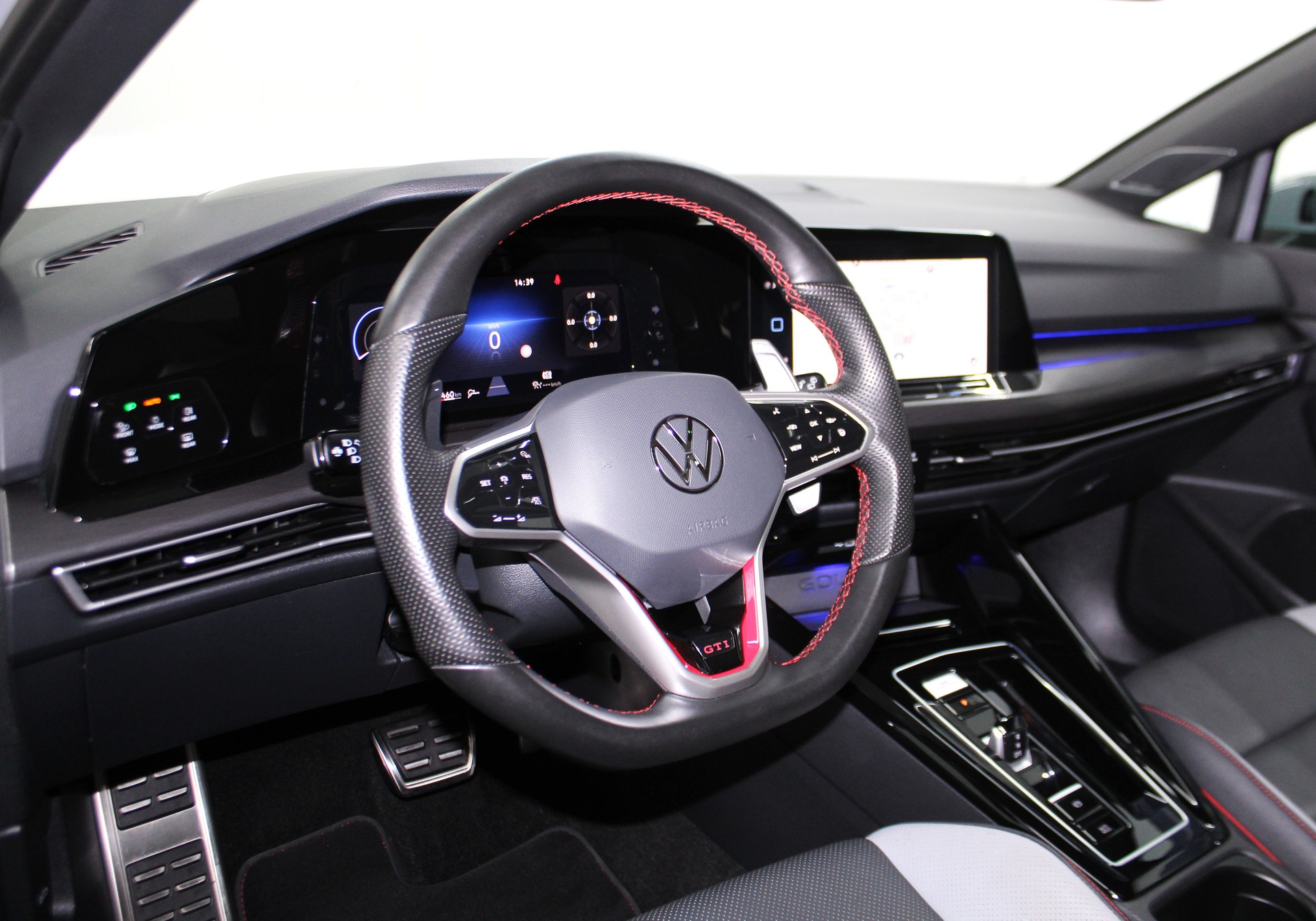 VW Golf 2.0 TSI GTI Clubsport DSG Performance Paket Akrapovic / CH-Fahrzeug-image-10