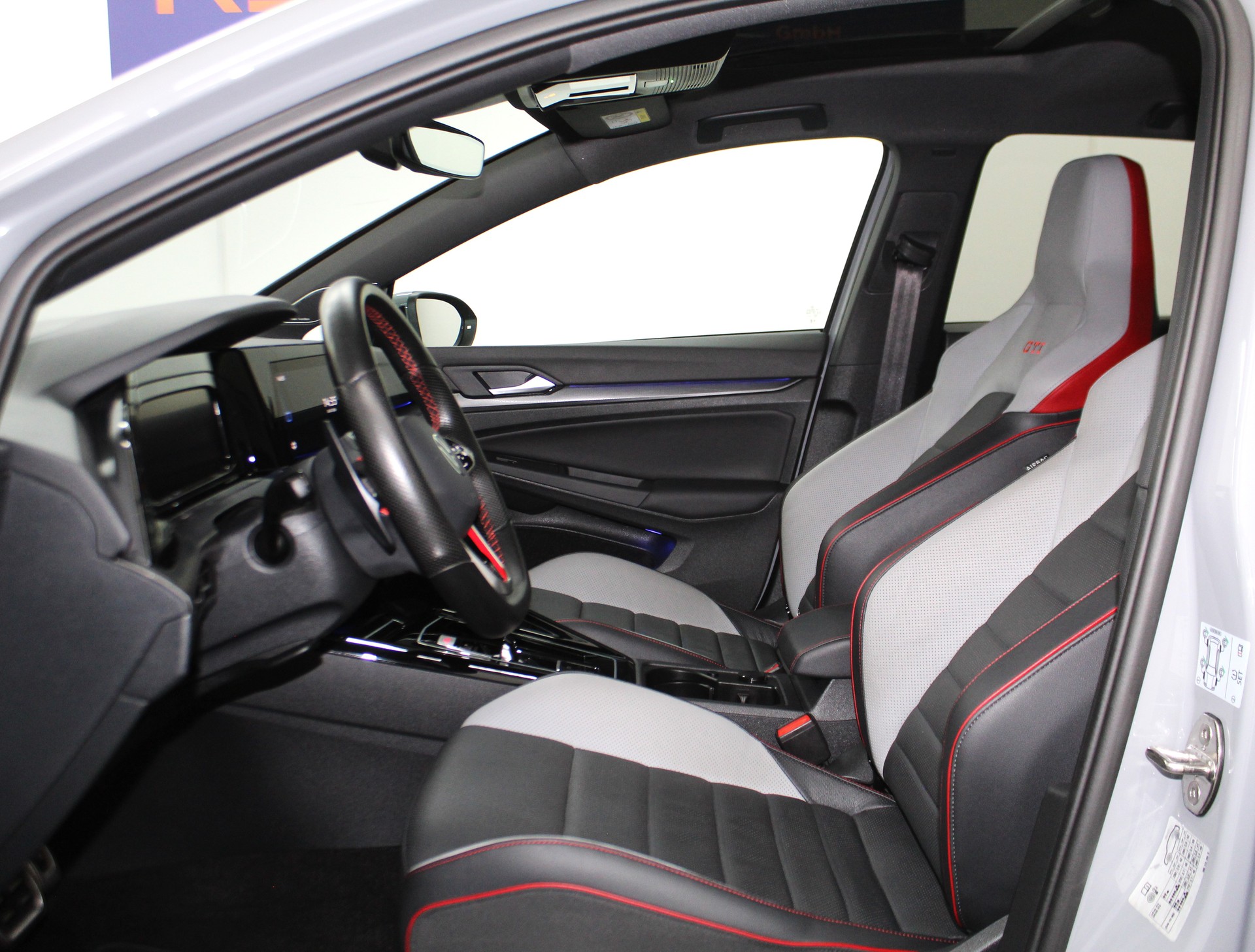 VW Golf 2.0 TSI GTI Clubsport DSG Performance Paket Akrapovic / CH-Fahrzeug-image-7