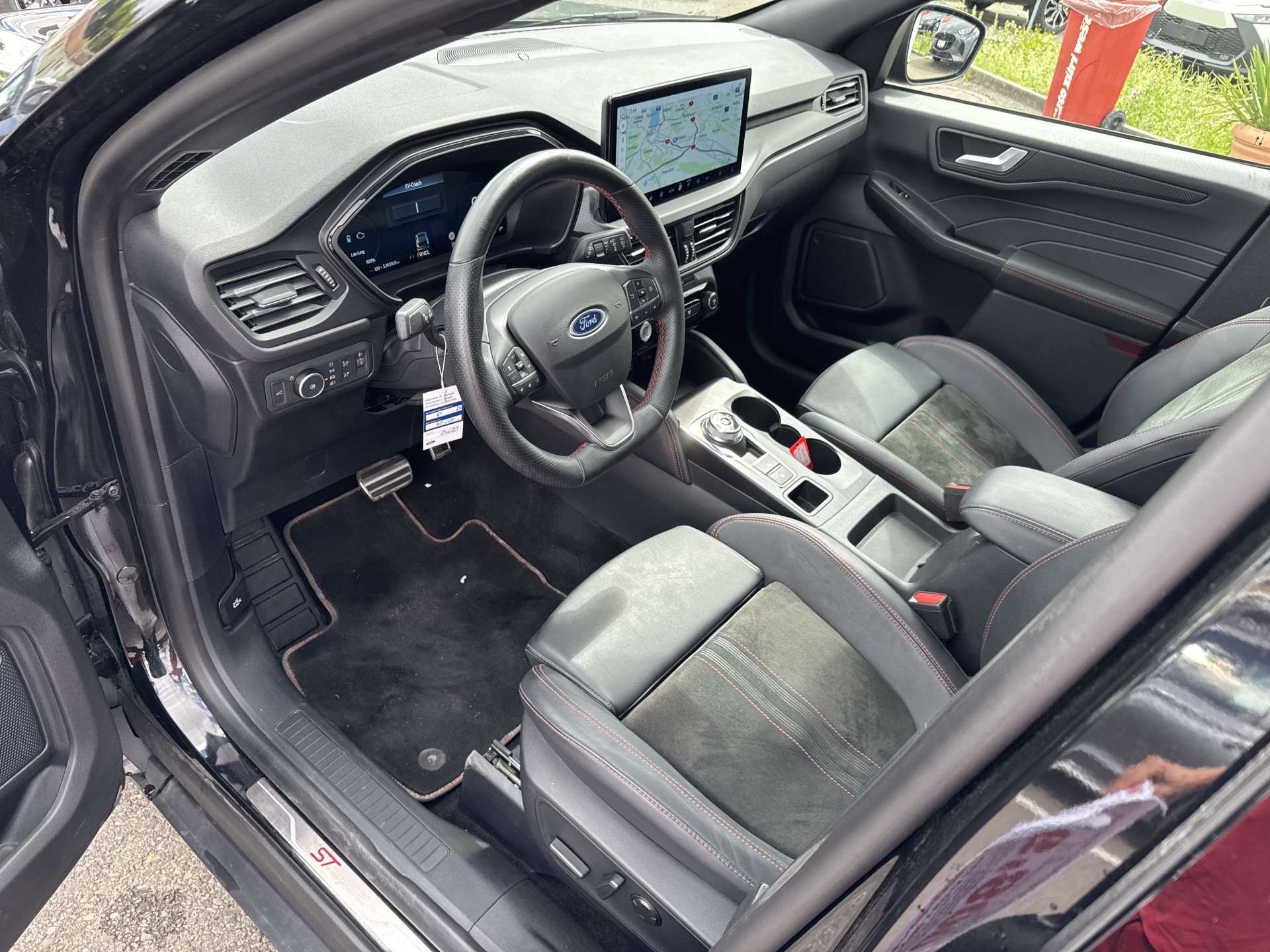 FORD Kuga 2.5 FHEV ST-Line X 4WD Automat-image-5