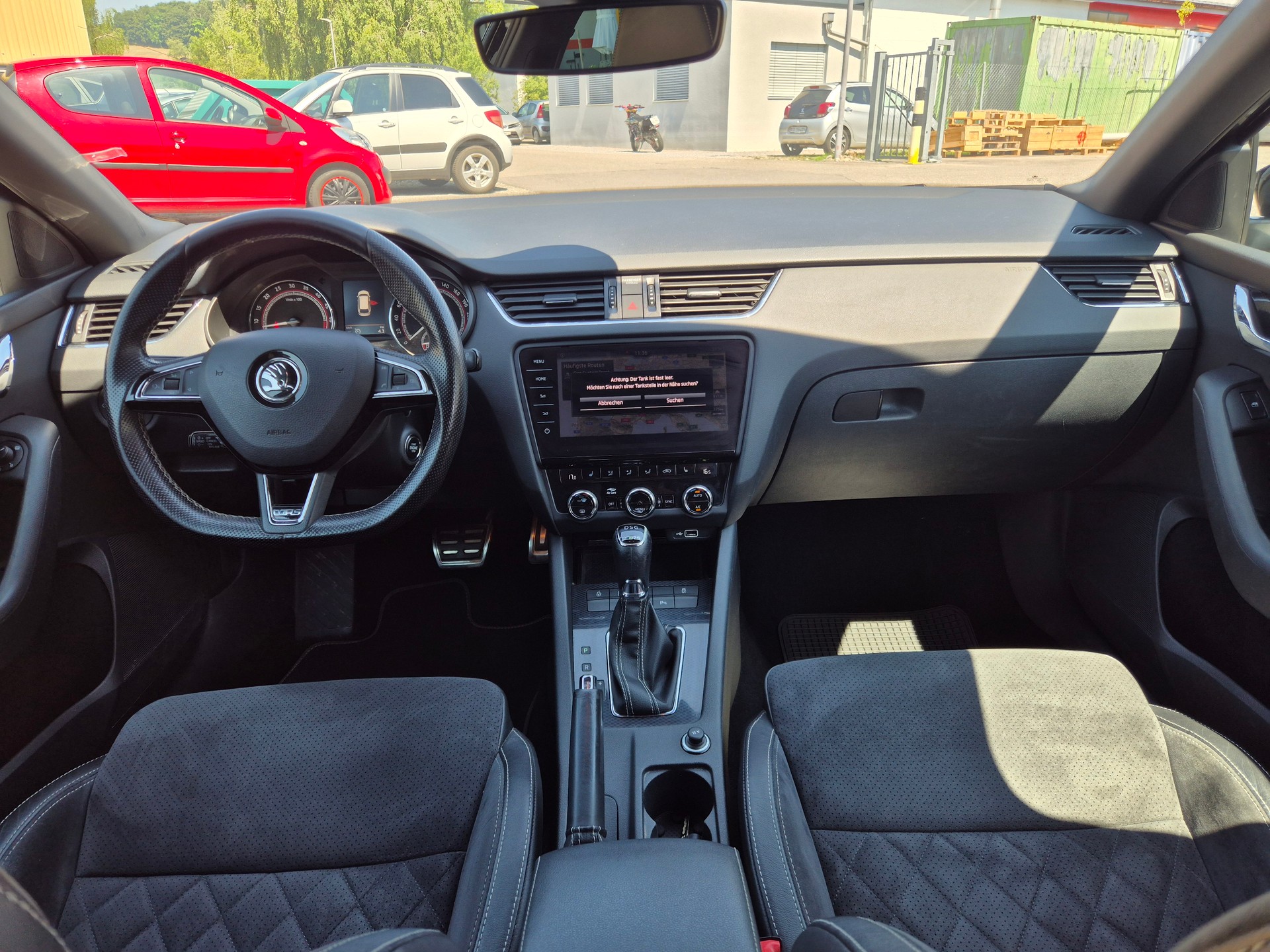 SKODA Octavia Combi 2.0 TDI RS 4x4 DSG-image-13