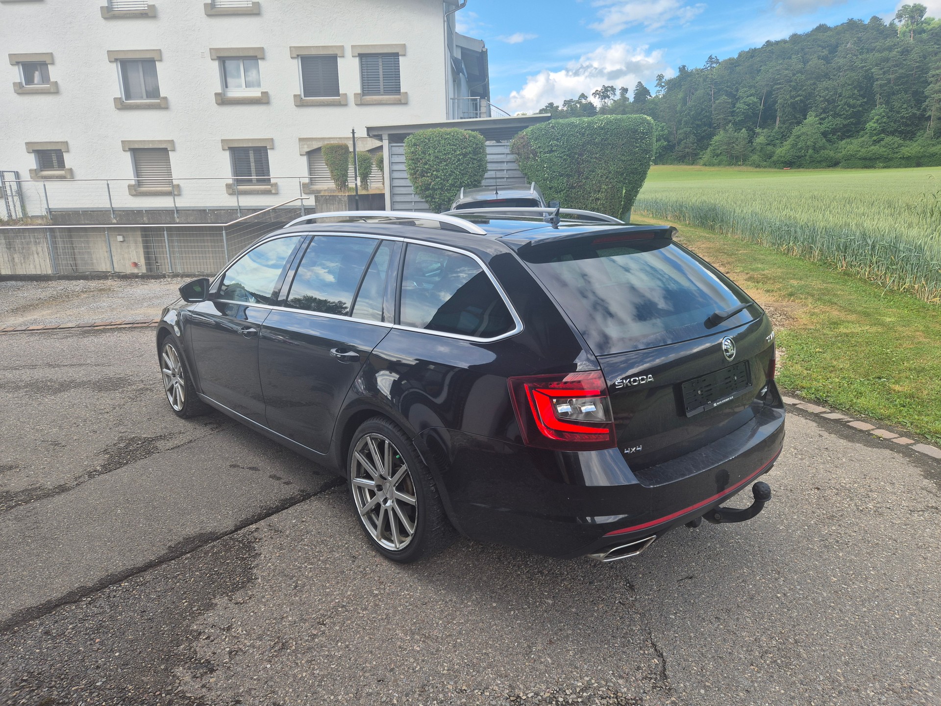 SKODA Octavia Combi 2.0 TDI RS 4x4 DSG-image-3