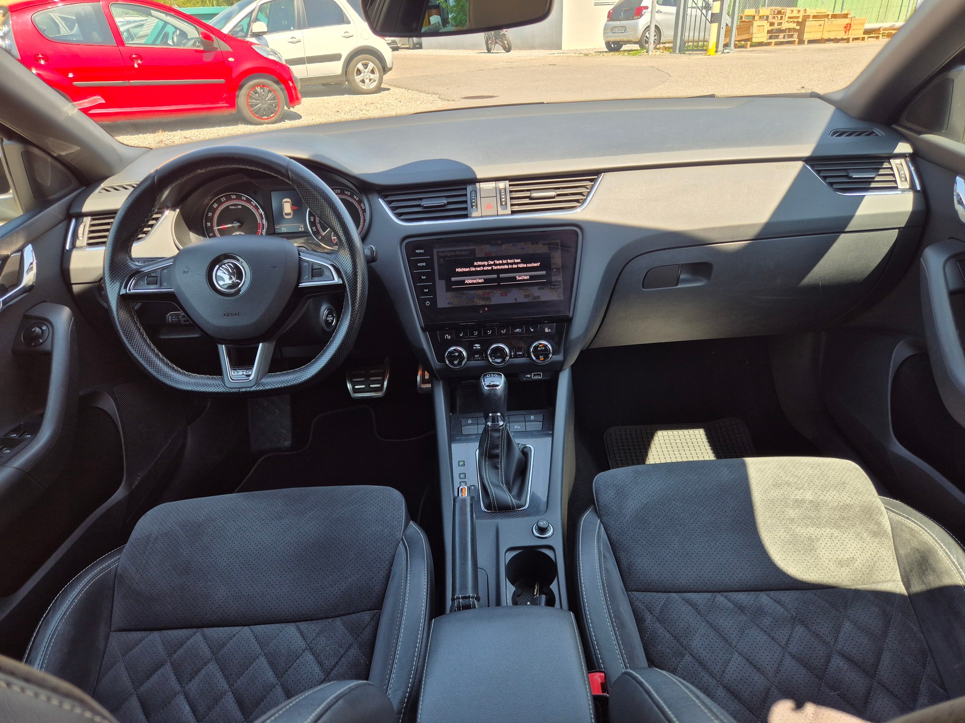 SKODA Octavia Combi 2.0 TDI RS 4x4 DSG-image-12