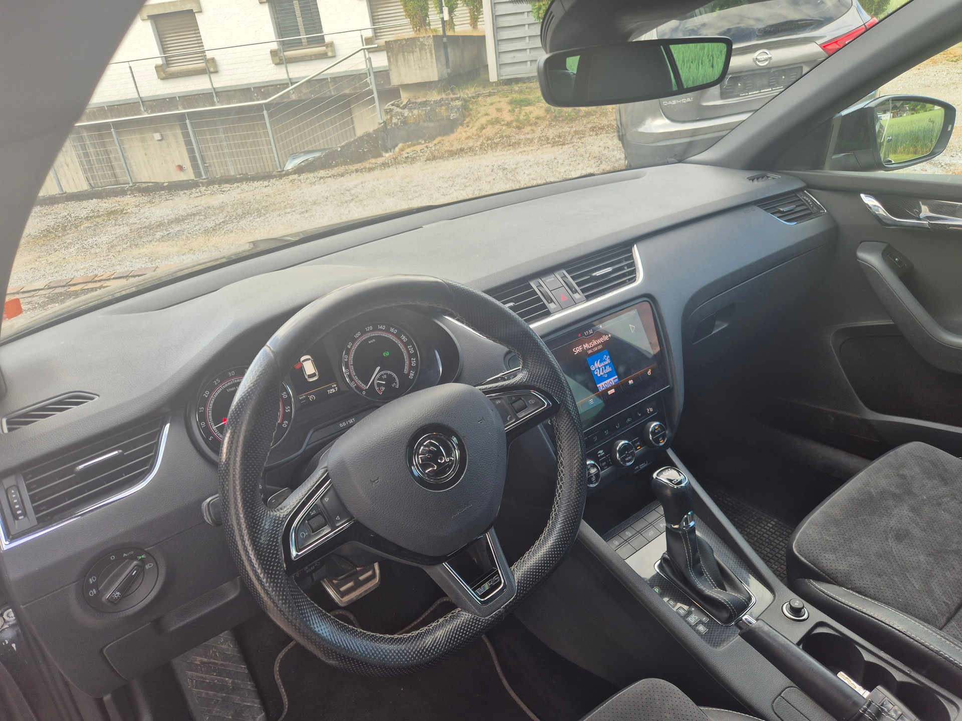 SKODA Octavia Combi 2.0 TDI RS 4x4 DSG-image-9