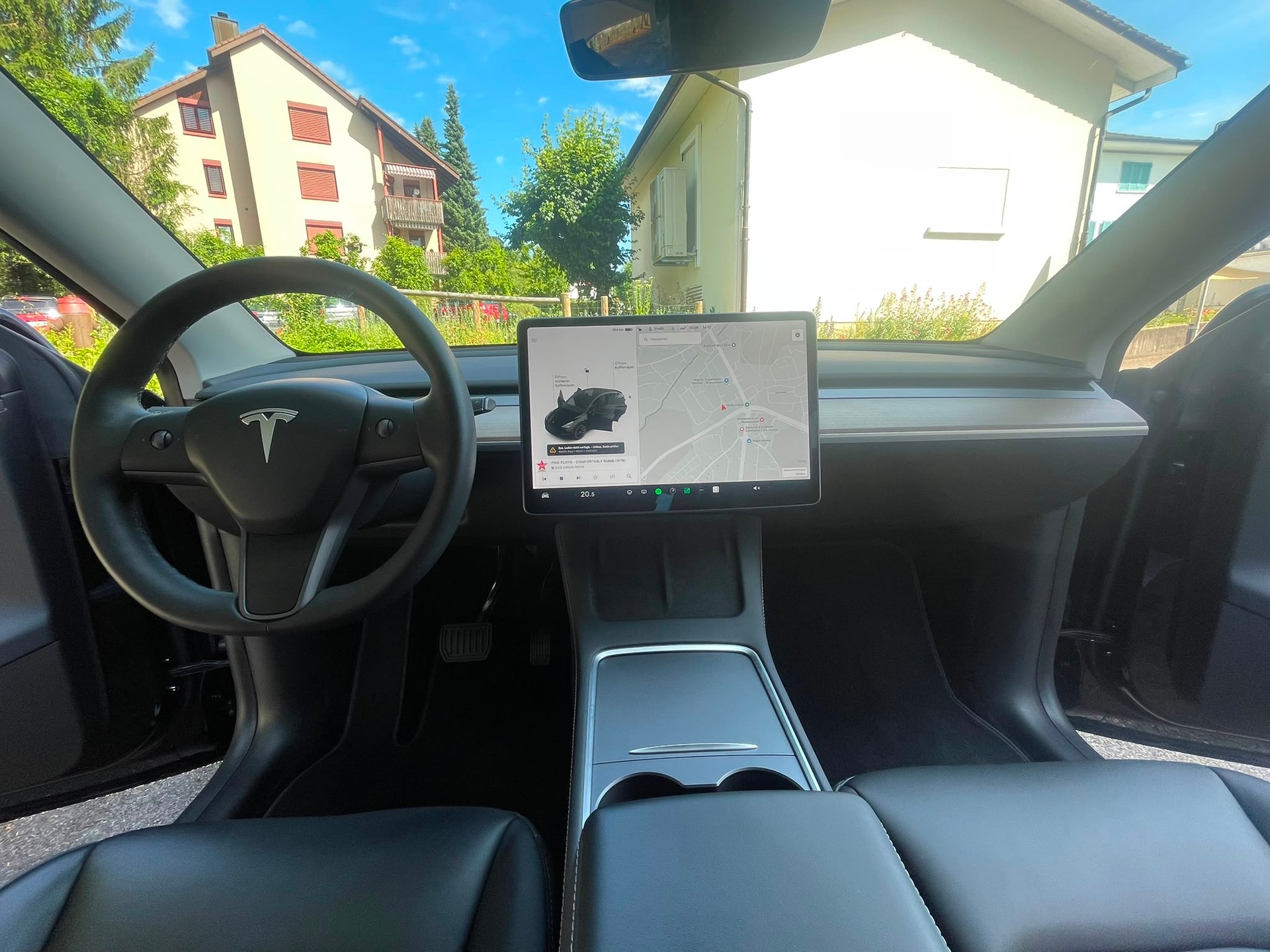 TESLA Y Long Range 533 km (WLTP) 514PS All Black Werksgarantie SOH 94%-image-11