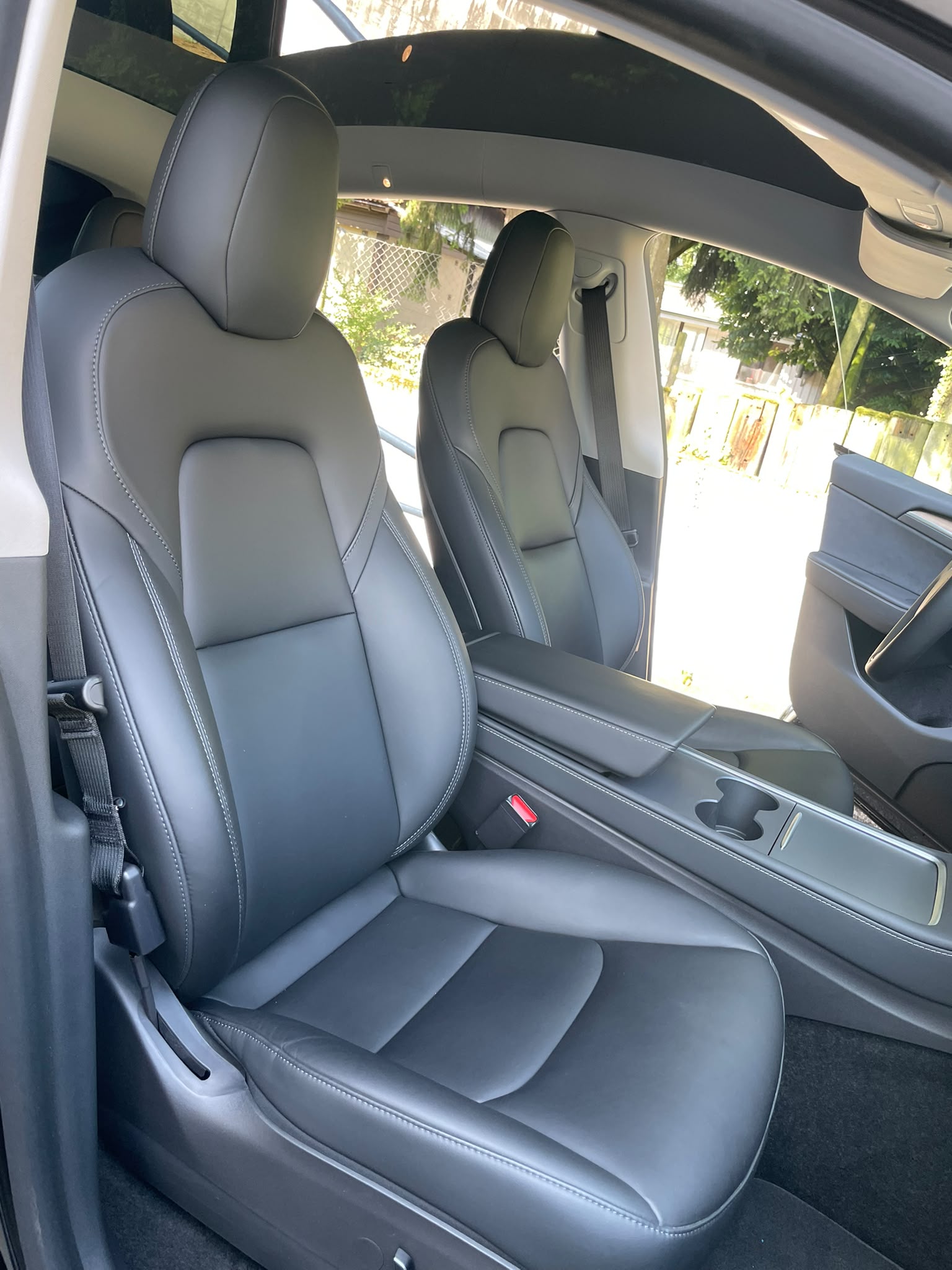 TESLA Y Long Range 533 km (WLTP) 514PS All Black Werksgarantie SOH 94%-image-14