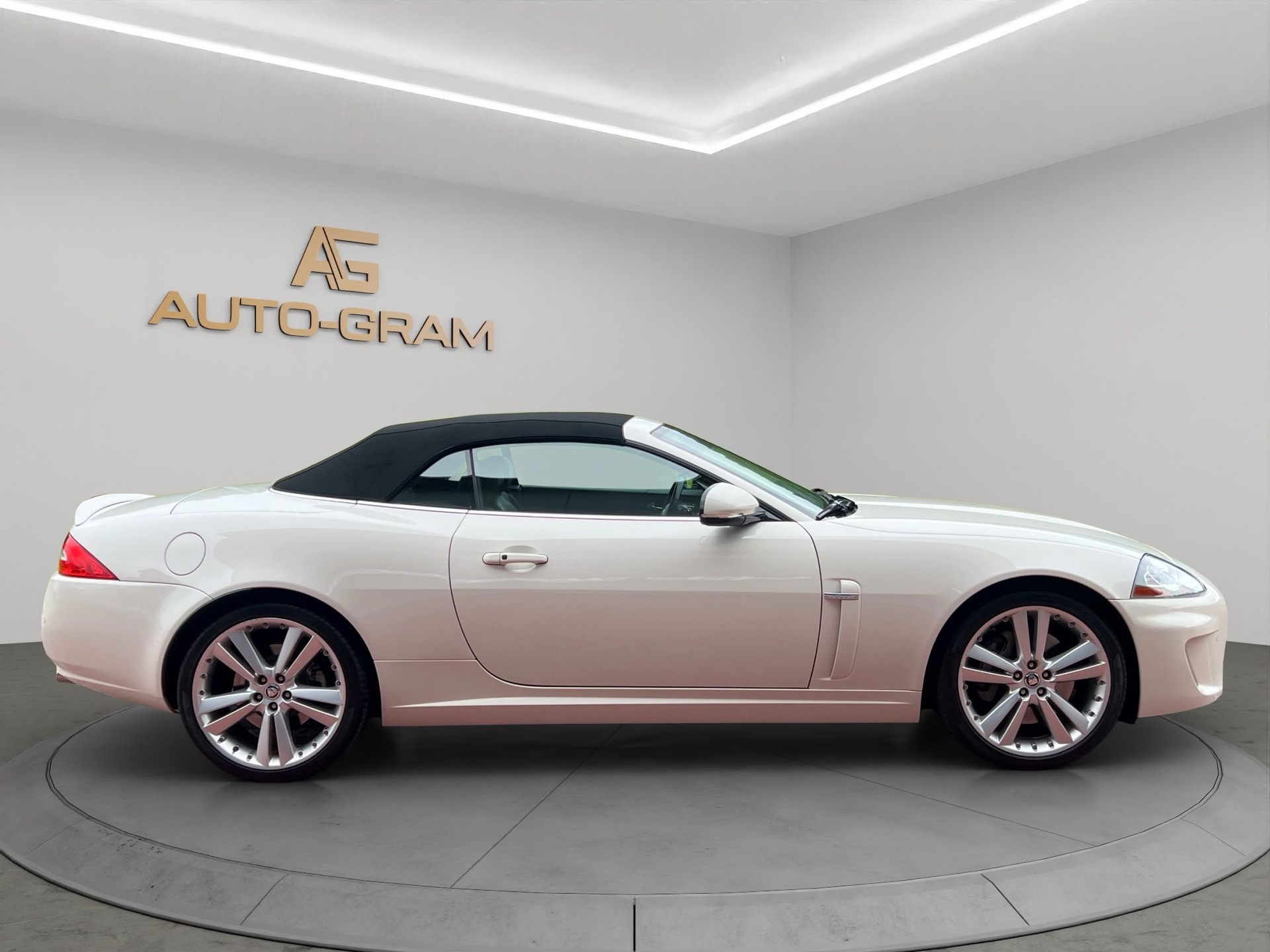 JAGUAR XK 5.0 V8 Automatic-image-5