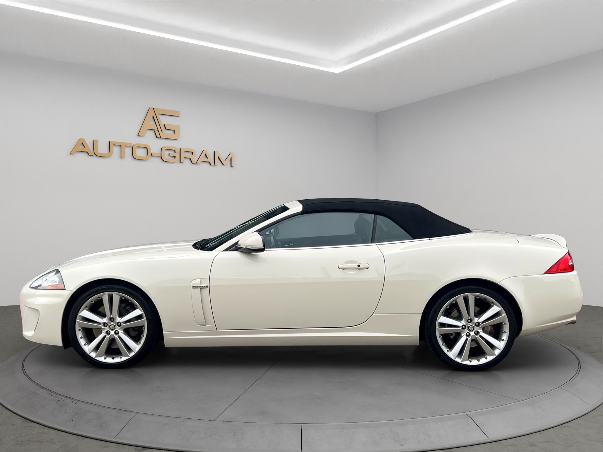 JAGUAR XK 5.0 V8 Automatic-image-1