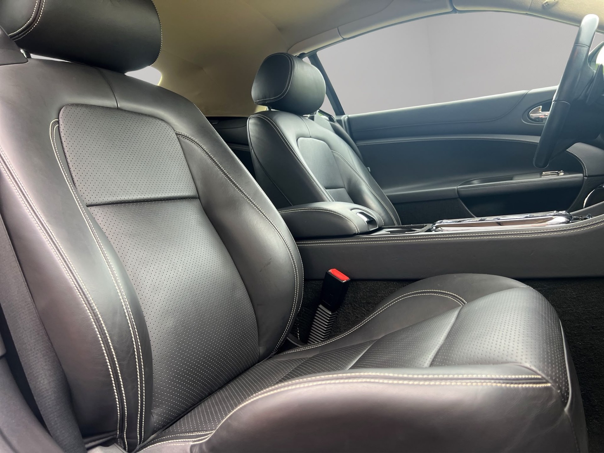 JAGUAR XK 5.0 V8 Automatic-image-12