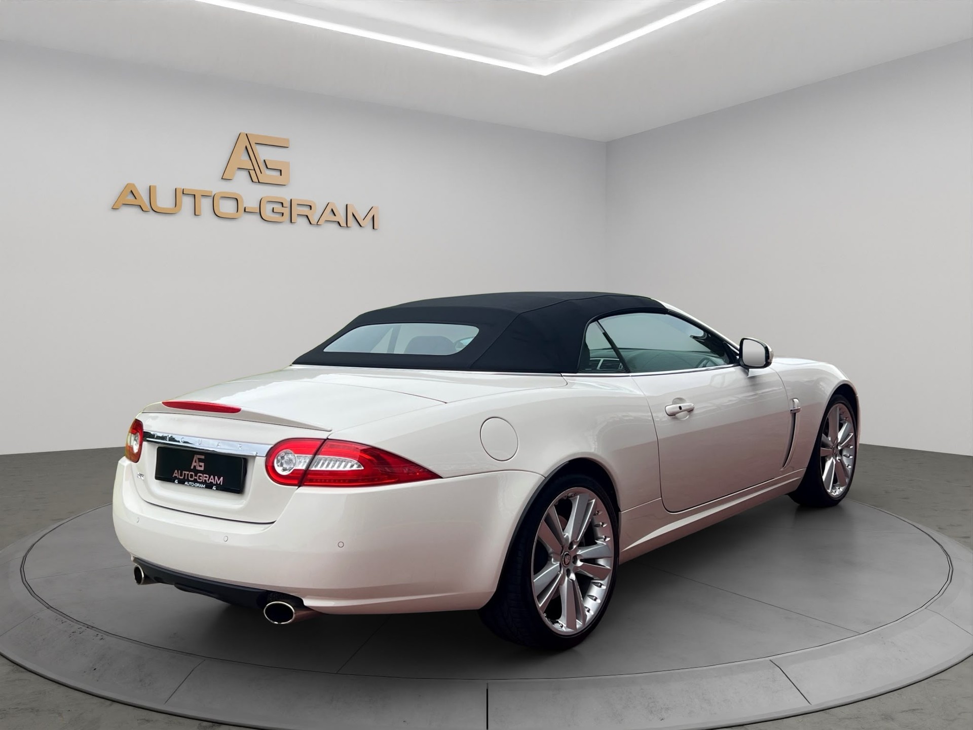 JAGUAR XK 5.0 V8 Automatic-image-4