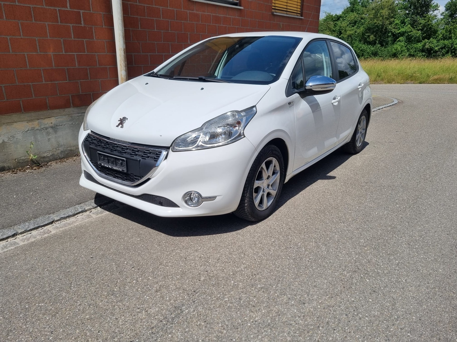 PEUGEOT 208 1.2 VTI Active-image-0