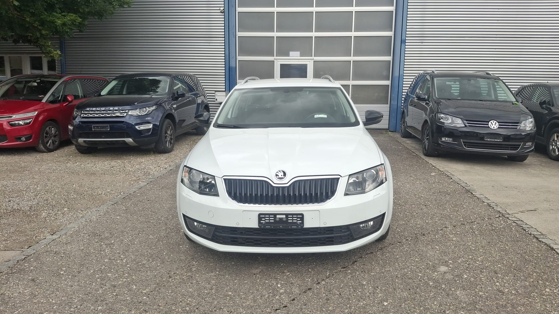 SKODA Octavia Combi 2.0 TDI Swiss Edition 4x4 DSG-image-3